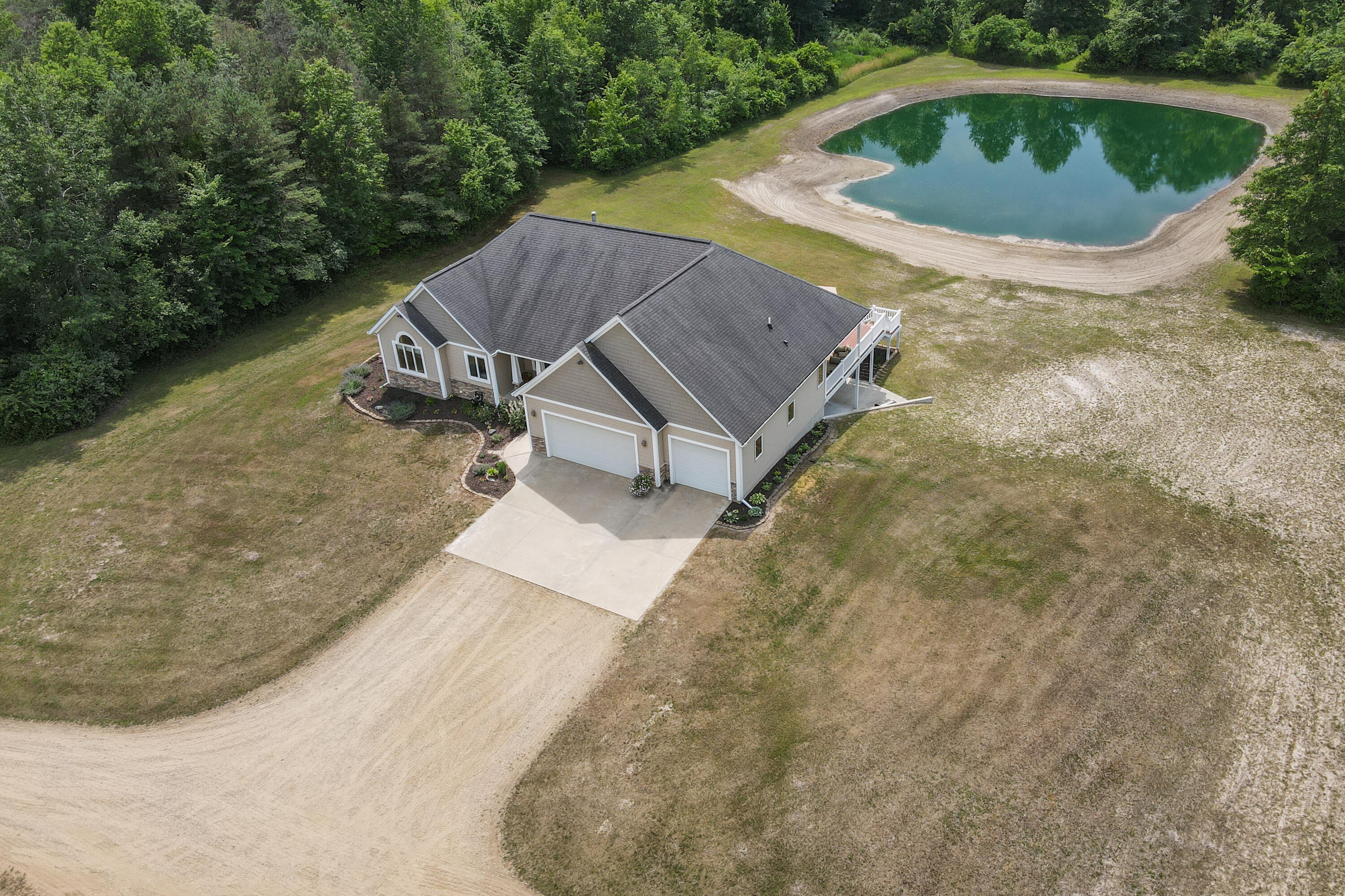 1084 38th Street Allegan MI 49010