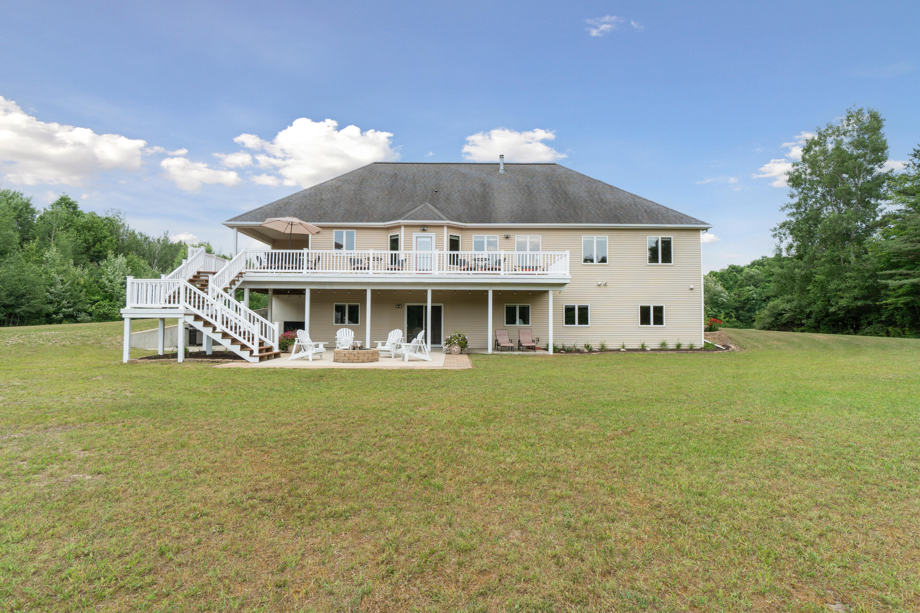 1084 38th Street Allegan MI 49010