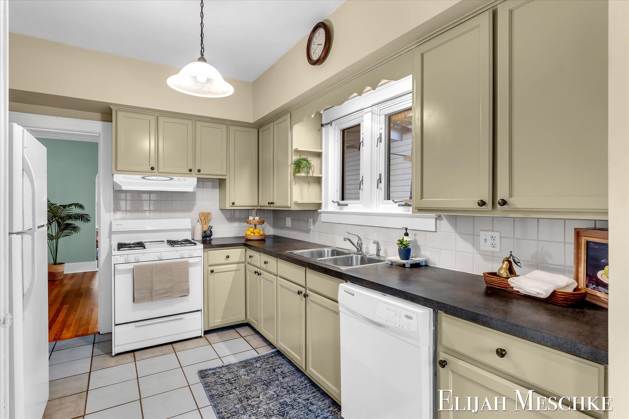 307 Scott Avenue NW Grand Rapids MI 49504