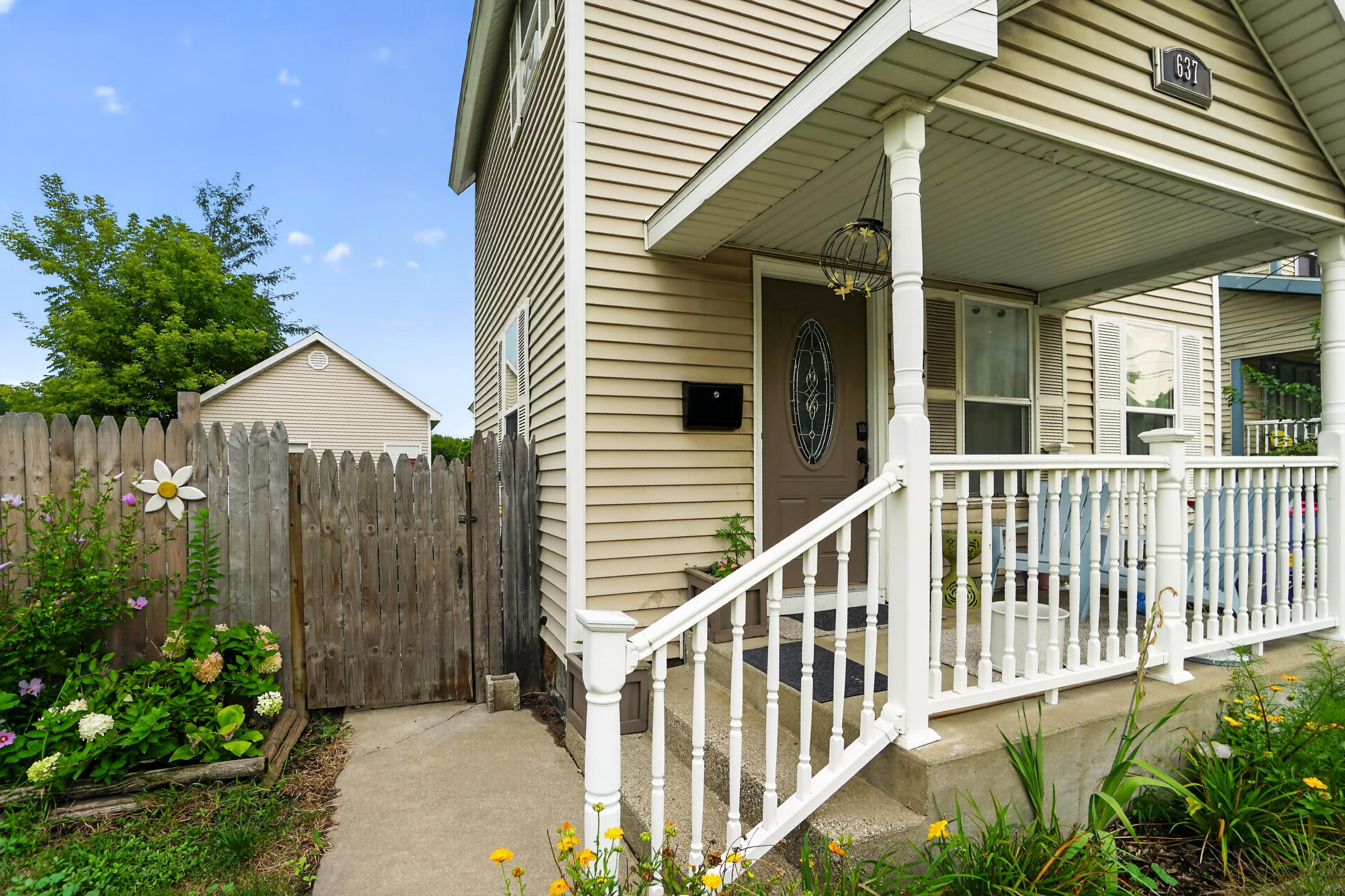 637 Leonard Street NE Grand Rapids MI 49503