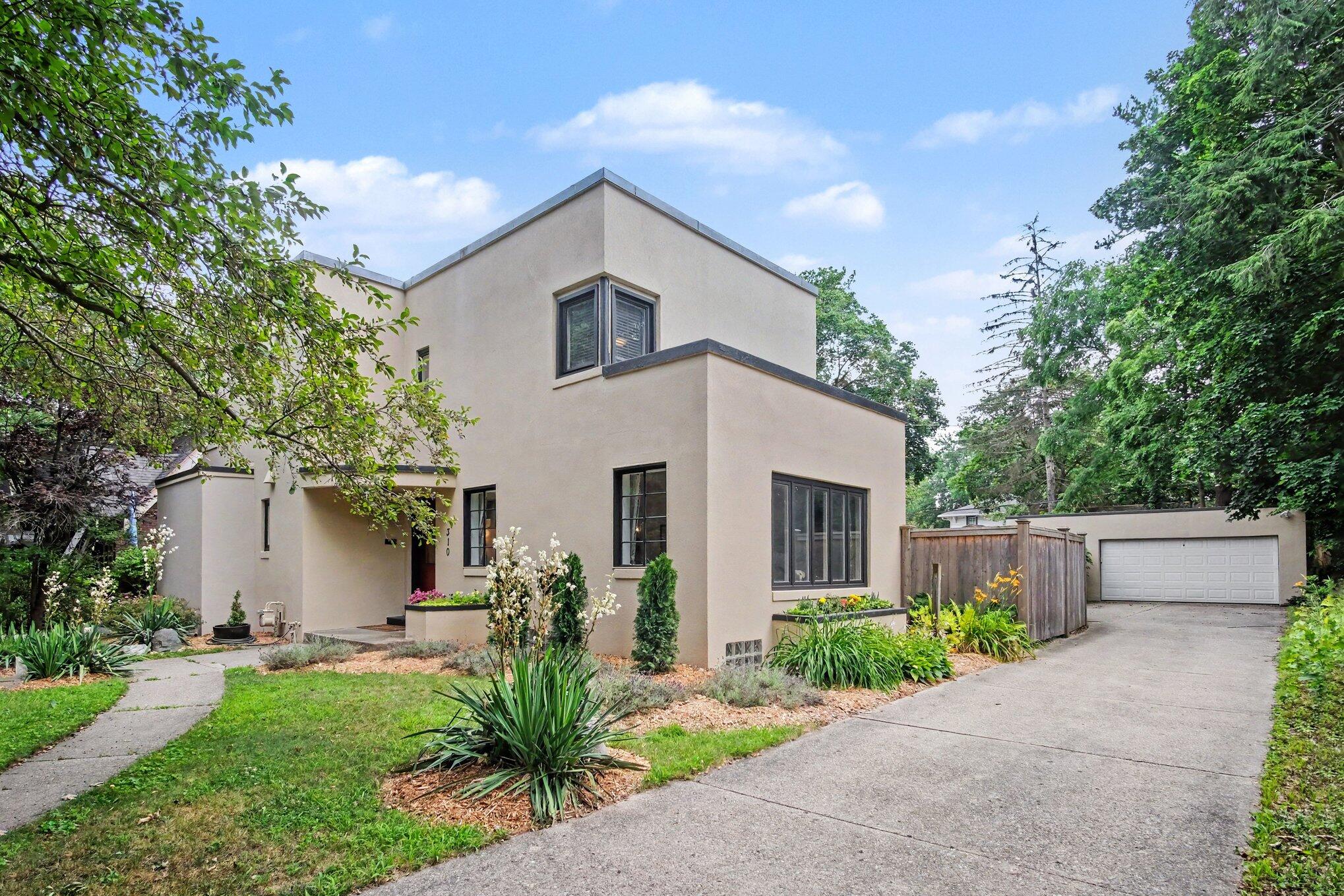 310 Aurora Street SE Grand Rapids MI 49507