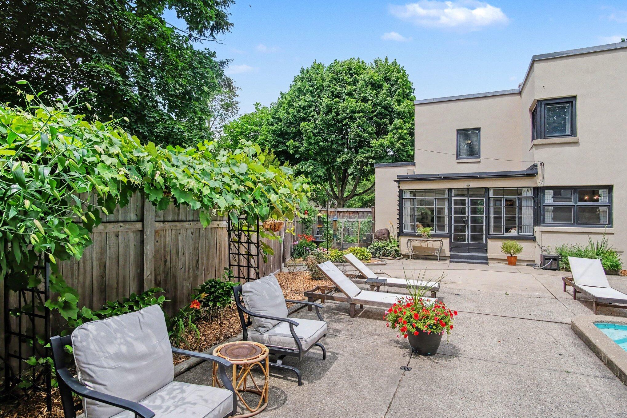310 Aurora Street SE Grand Rapids MI 49507