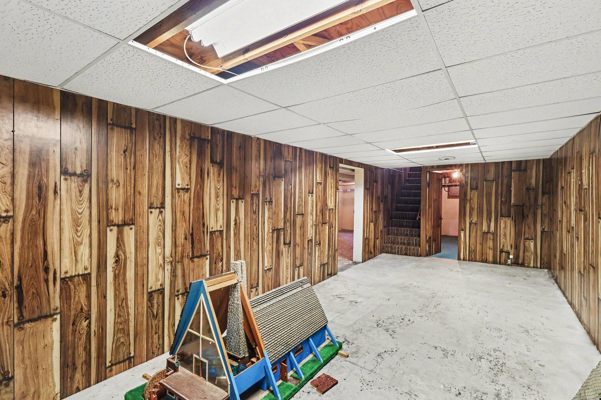 546 S Sherman Street Allegan MI 49010