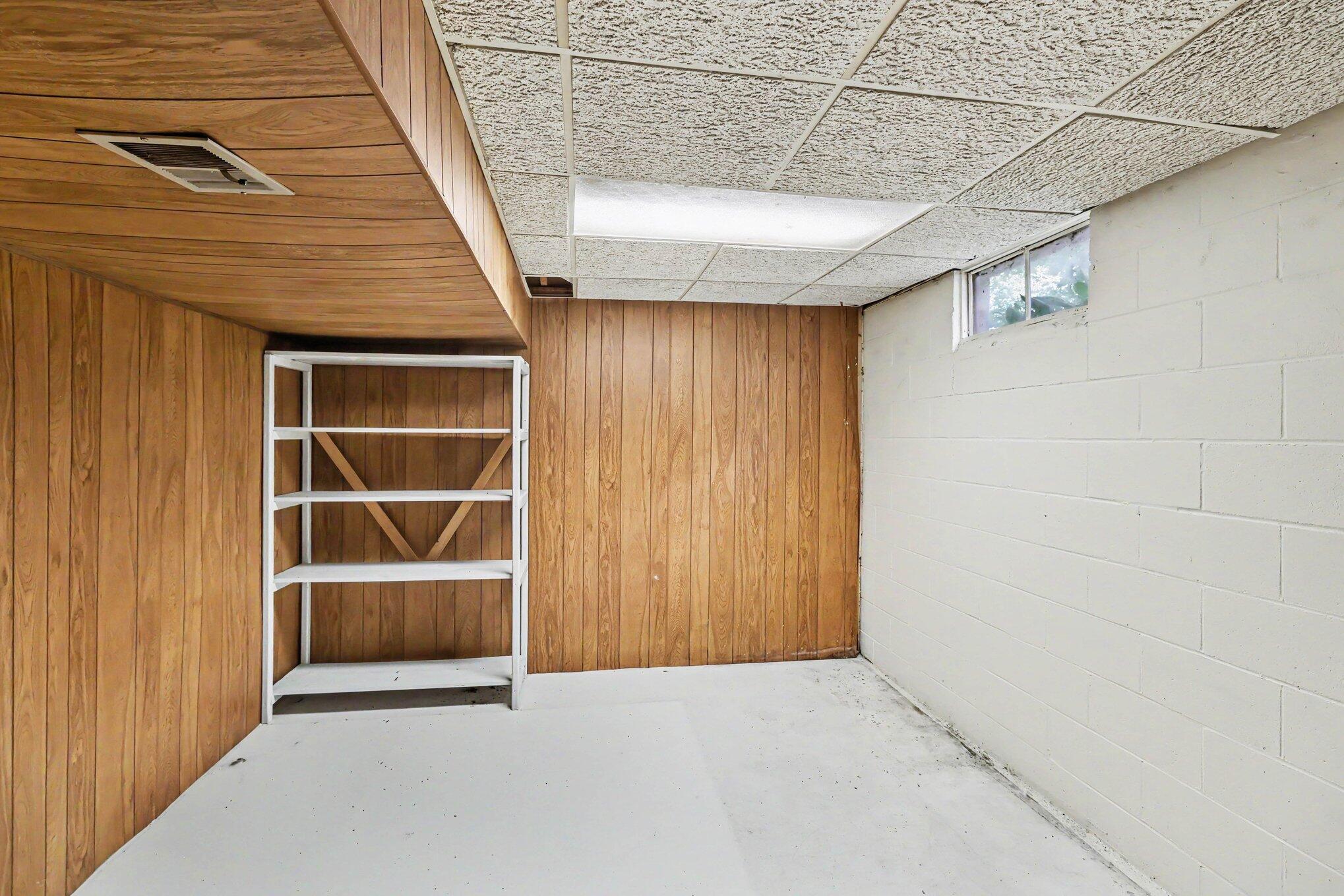 546 S Sherman Street Allegan MI 49010