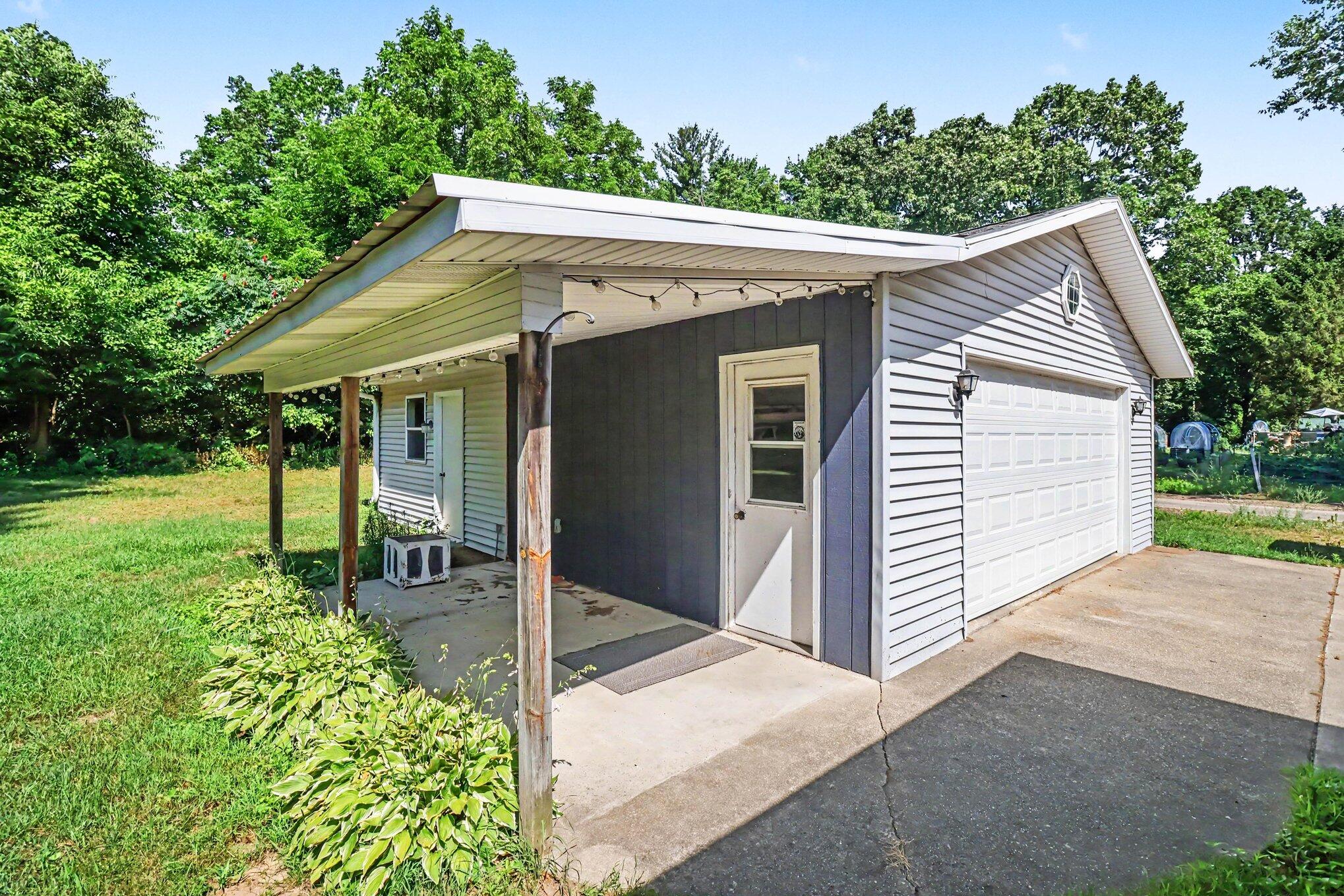 546 S Sherman Street Allegan MI 49010