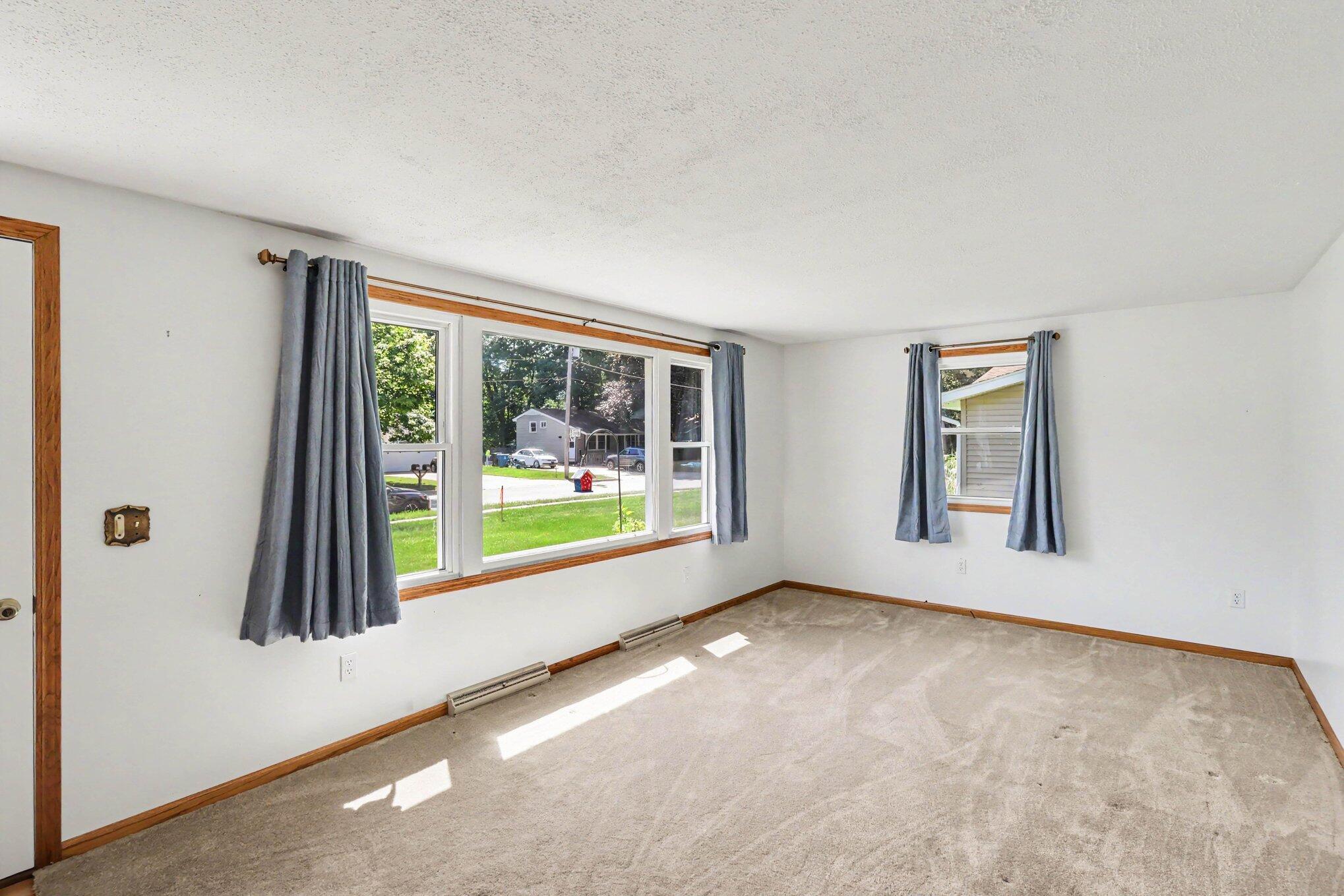 546 S Sherman Street Allegan MI 49010