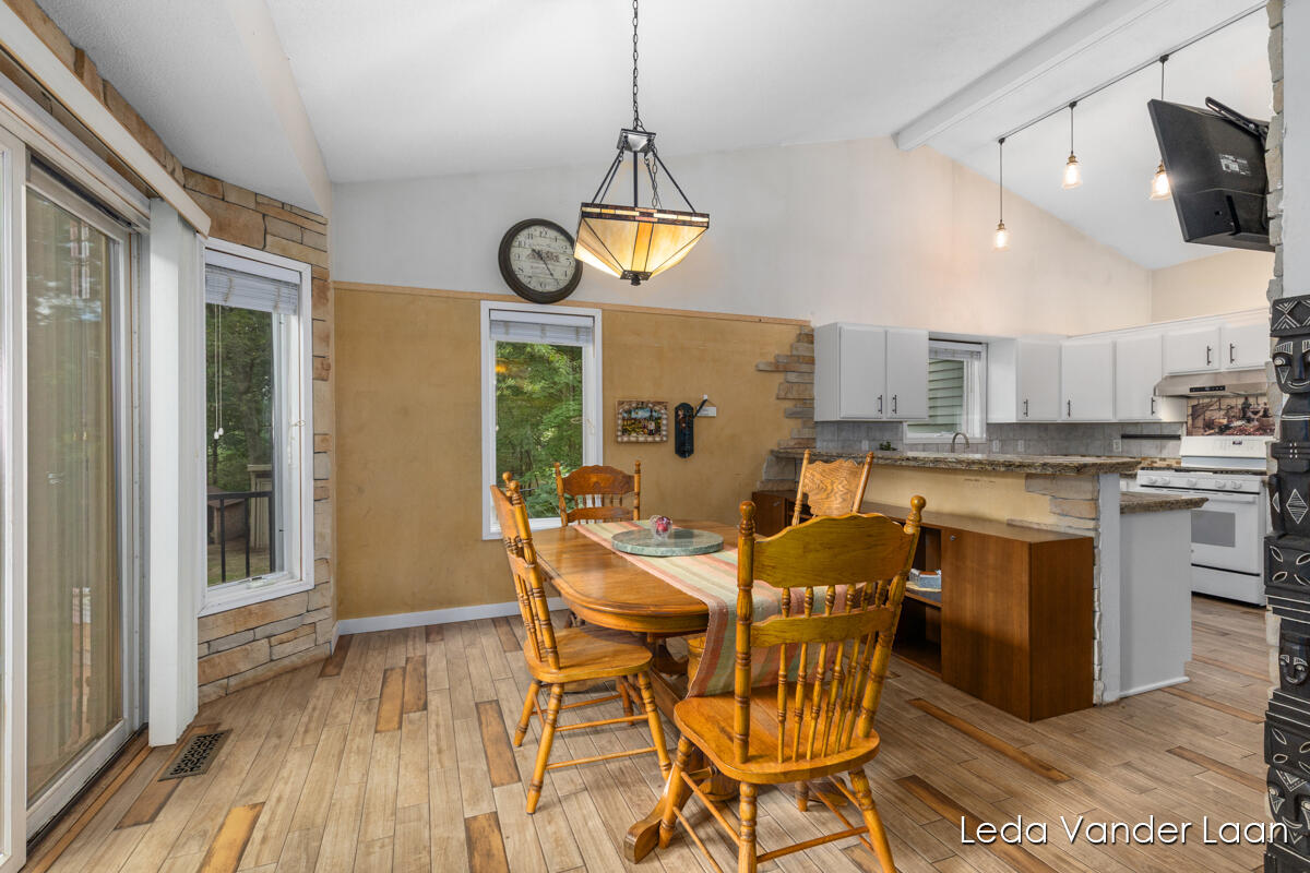 9520 Hidden Bluff Drive NE Rockford MI 49341