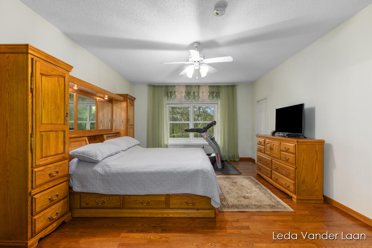9520 Hidden Bluff Drive NE Rockford MI 49341