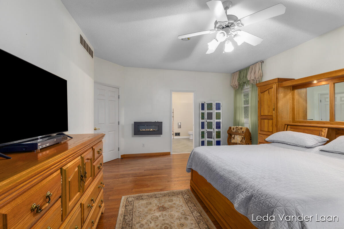9520 Hidden Bluff Drive NE Rockford MI 49341
