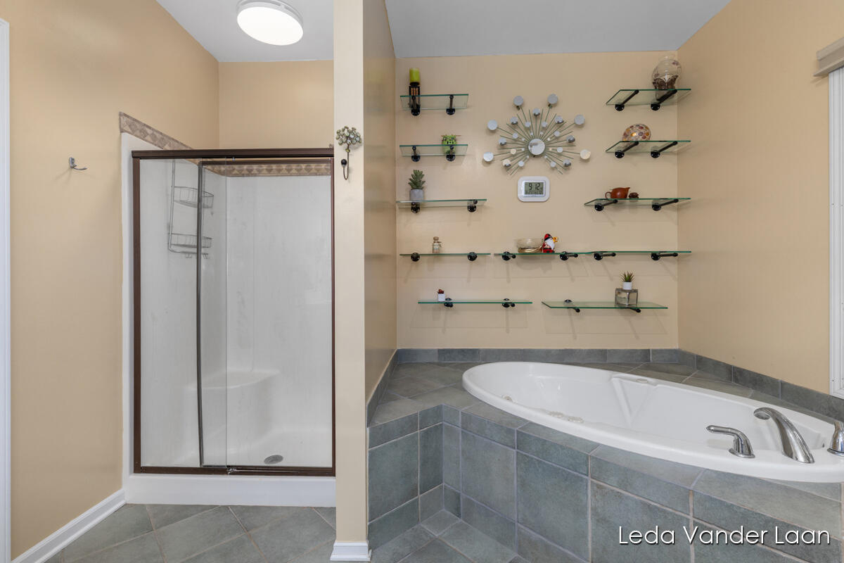 9520 Hidden Bluff Drive NE Rockford MI 49341