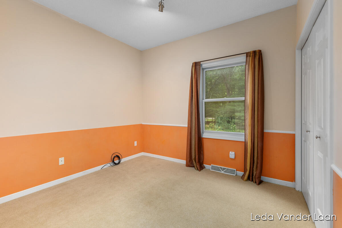 9520 Hidden Bluff Drive NE Rockford MI 49341