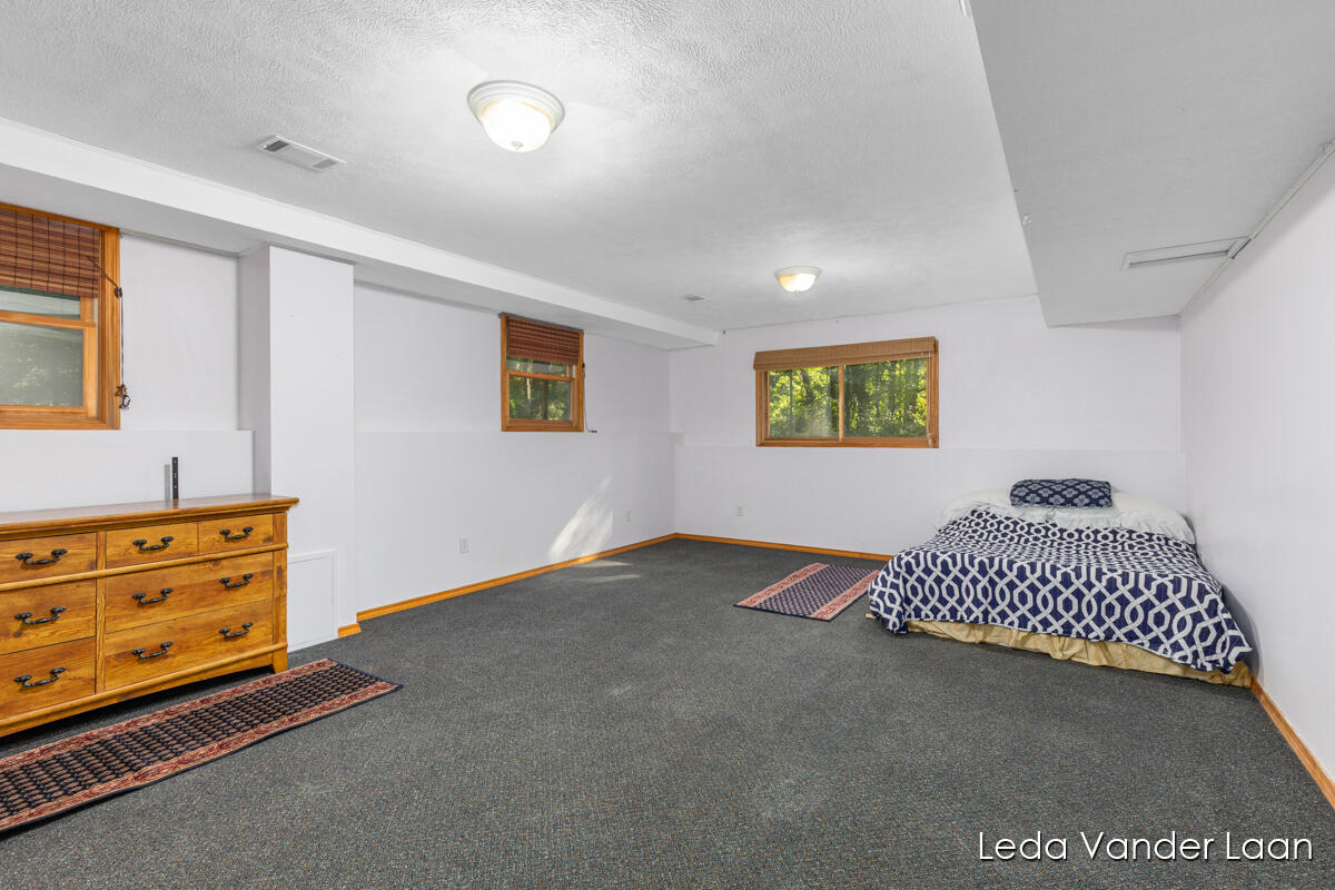 9520 Hidden Bluff Drive NE Rockford MI 49341