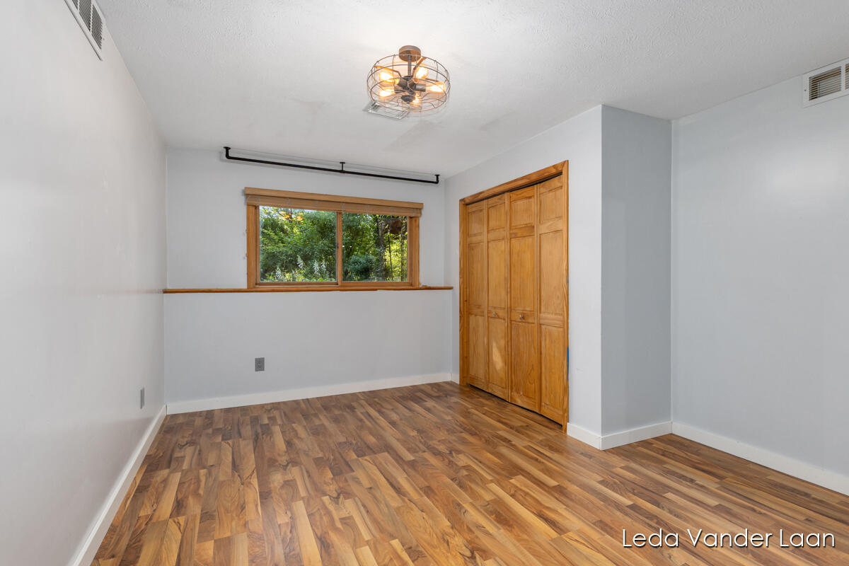 9520 Hidden Bluff Drive NE Rockford MI 49341