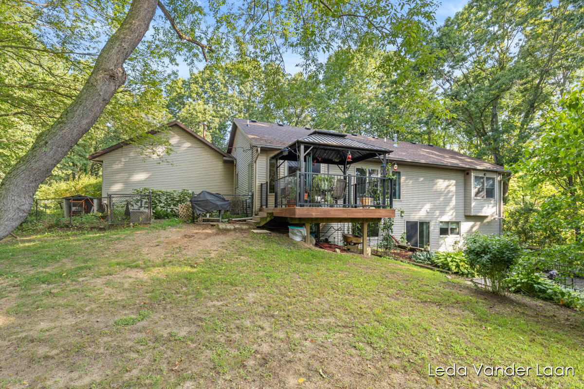 9520 Hidden Bluff Drive NE Rockford MI 49341