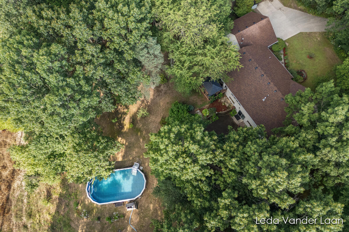 9520 Hidden Bluff Drive NE Rockford MI 49341