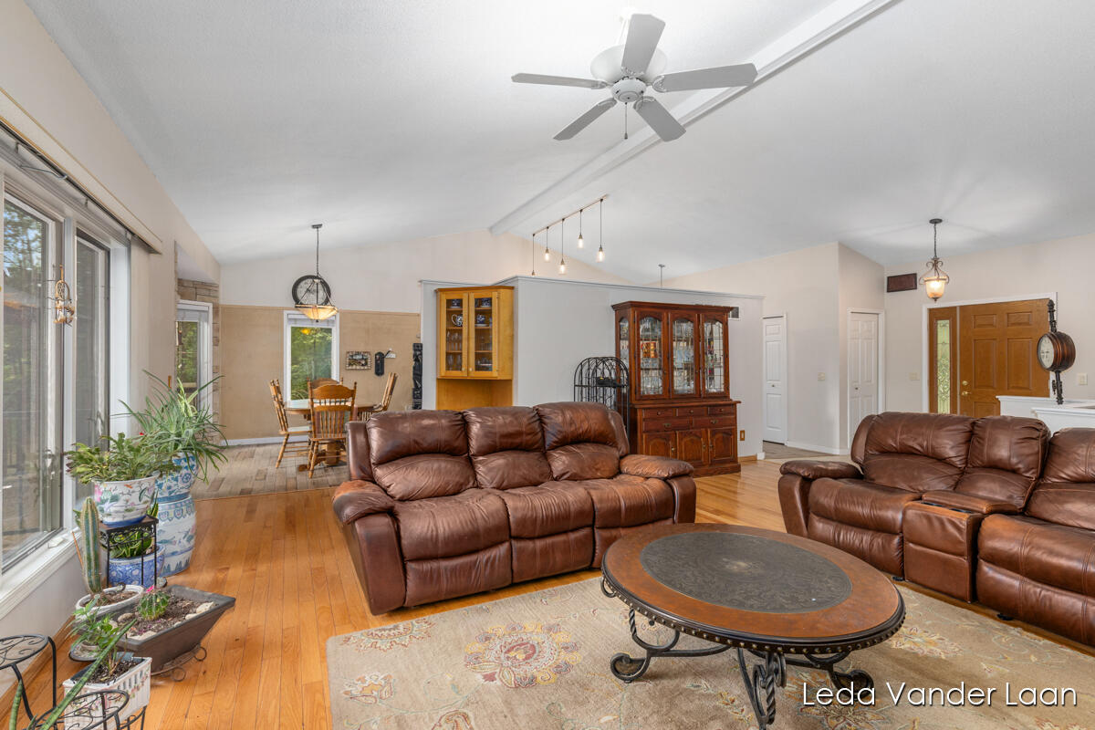 9520 Hidden Bluff Drive NE Rockford MI 49341