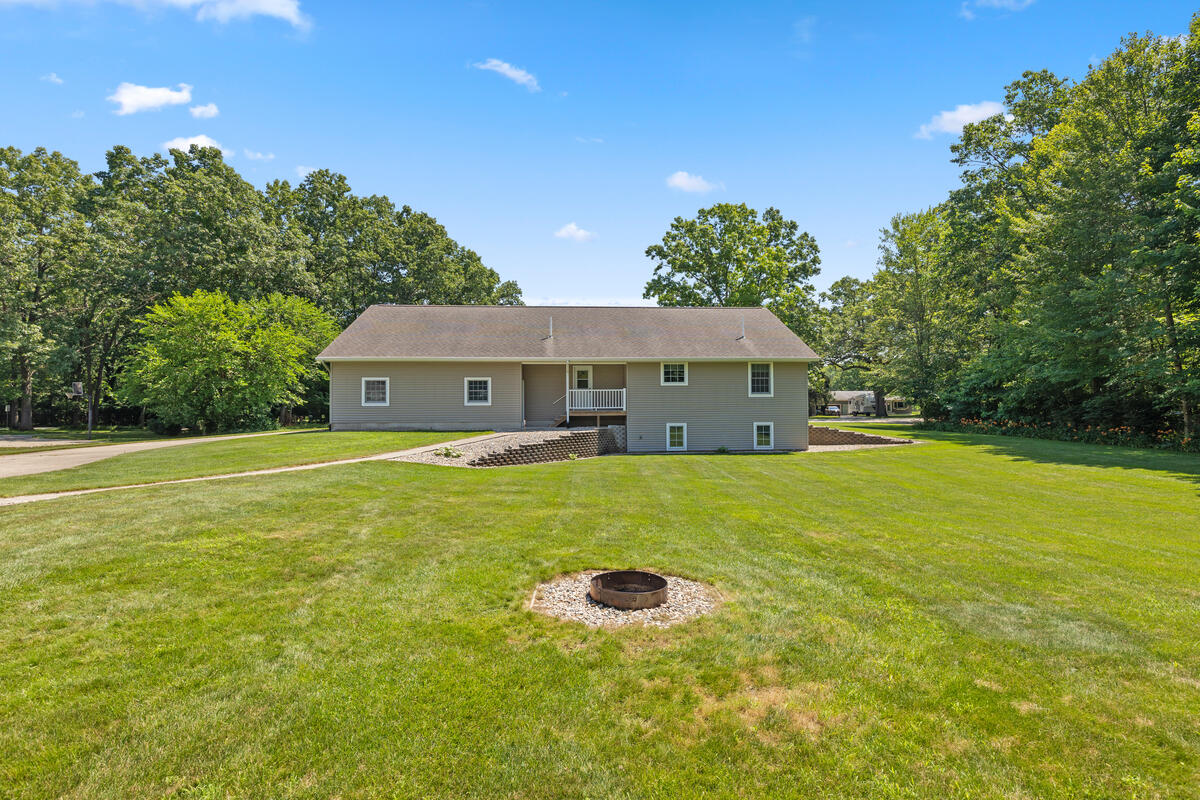 14113 136th Avenue Grand Haven MI 49417