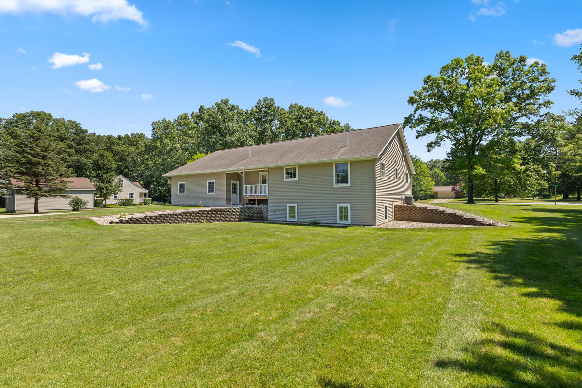 14113 136th Avenue Grand Haven MI 49417