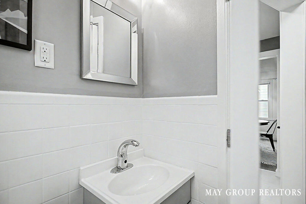 347 Spruce Street SE Grand Rapids MI 49507