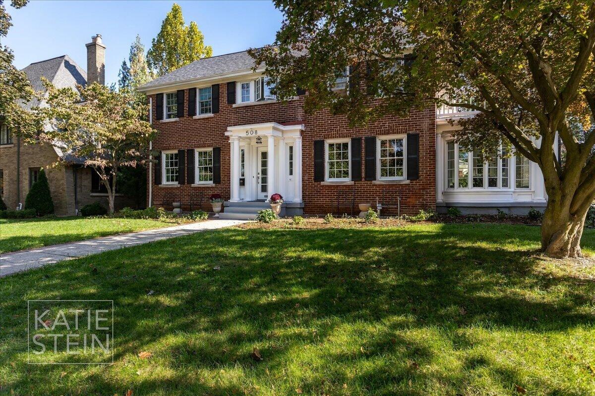 508 Cambridge Boulevard SE East Grand Rapids MI 49506