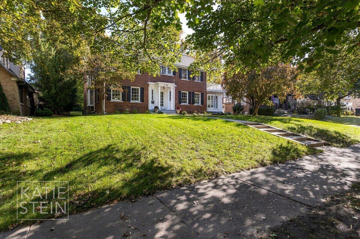 508 Cambridge Boulevard SE East Grand Rapids MI 49506