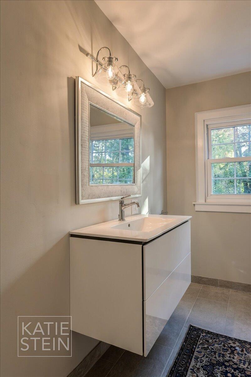 508 Cambridge Boulevard SE East Grand Rapids MI 49506