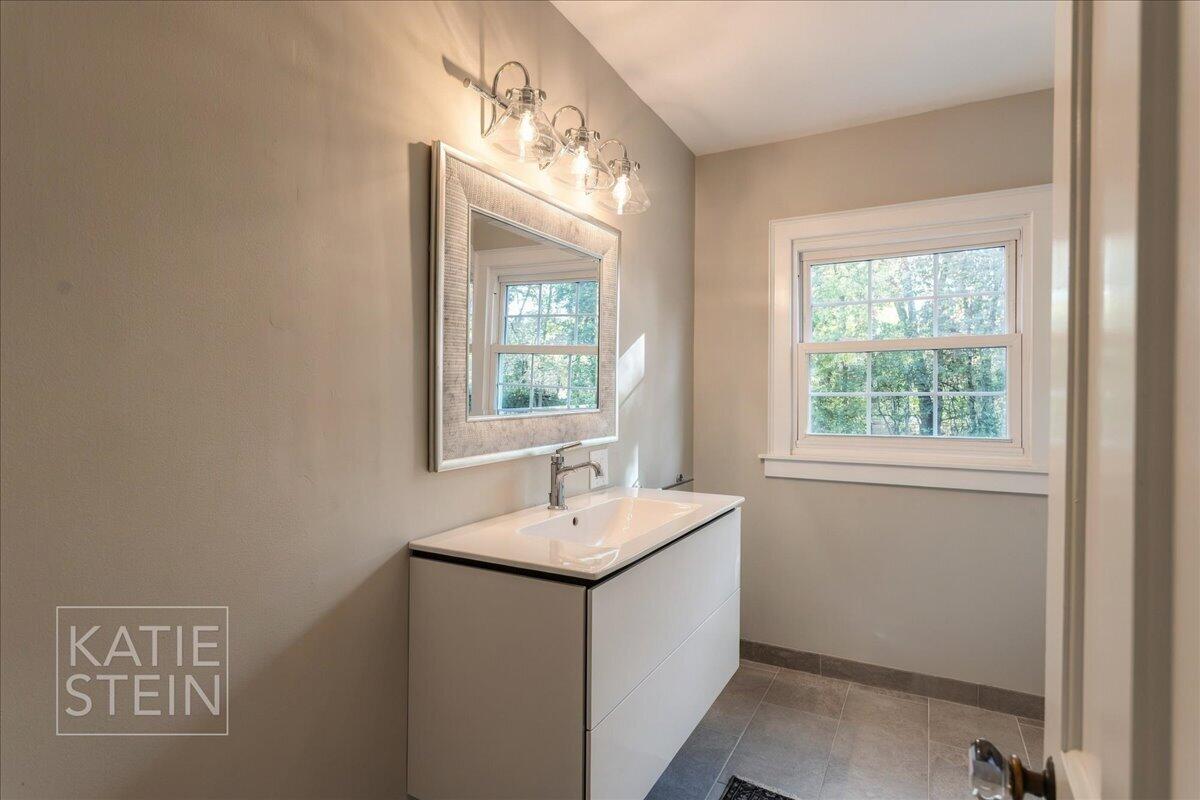 508 Cambridge Boulevard SE East Grand Rapids MI 49506