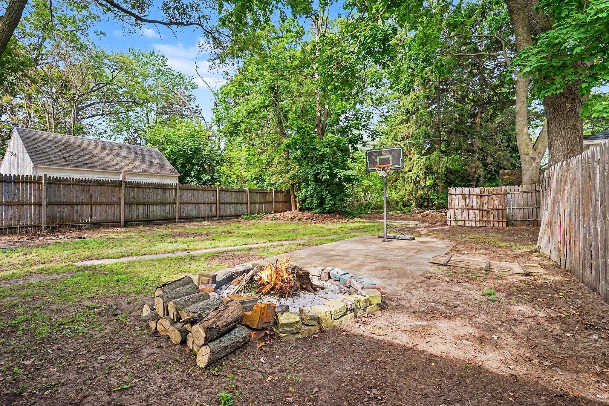 3013 Leahy Street Muskegon MI 49444