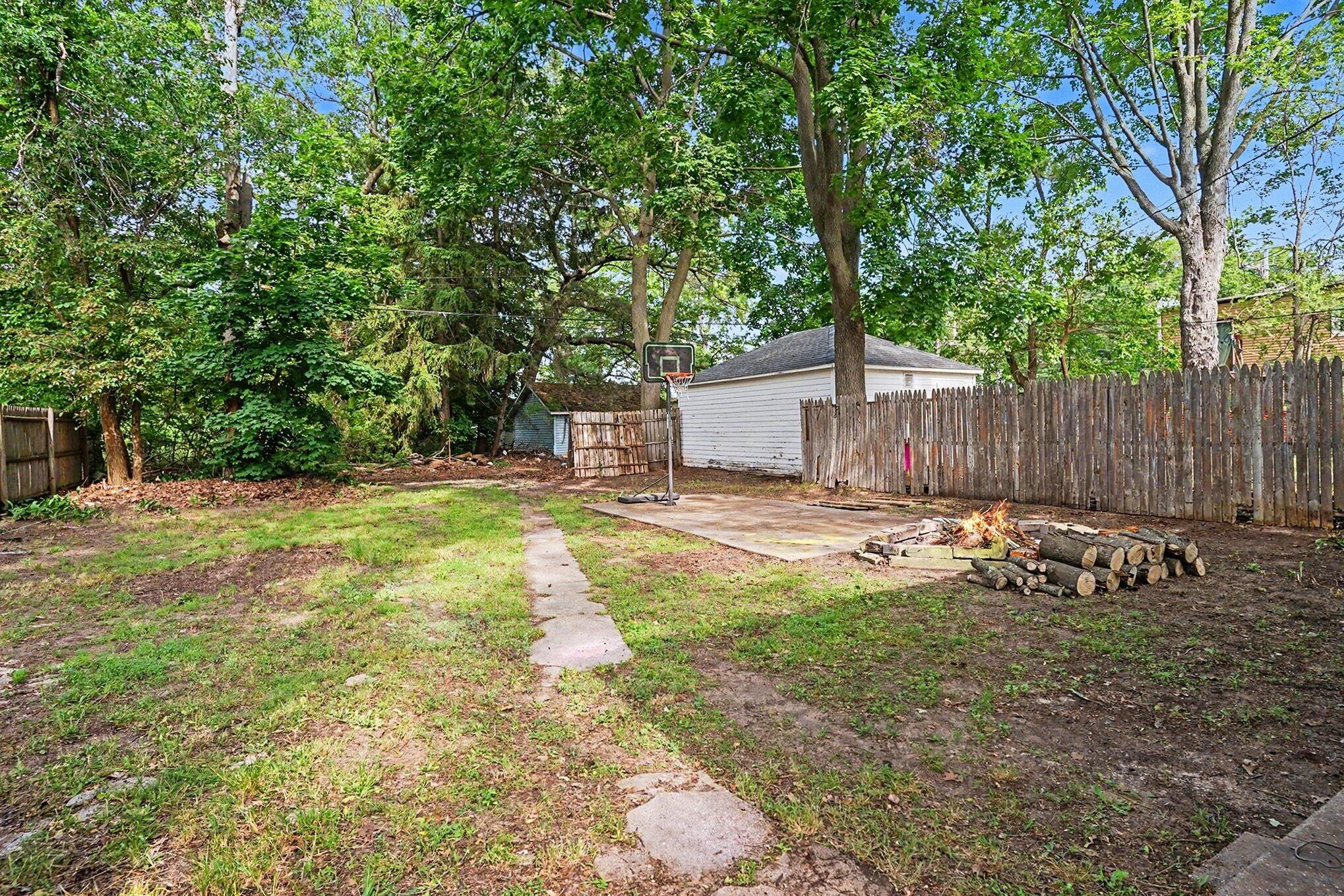 3013 Leahy Street Muskegon MI 49444