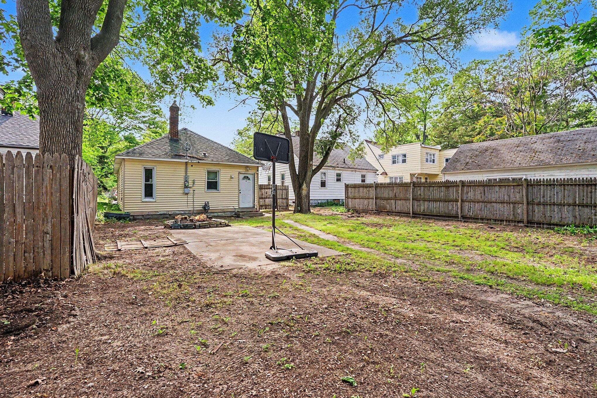 3013 Leahy Street Muskegon MI 49444