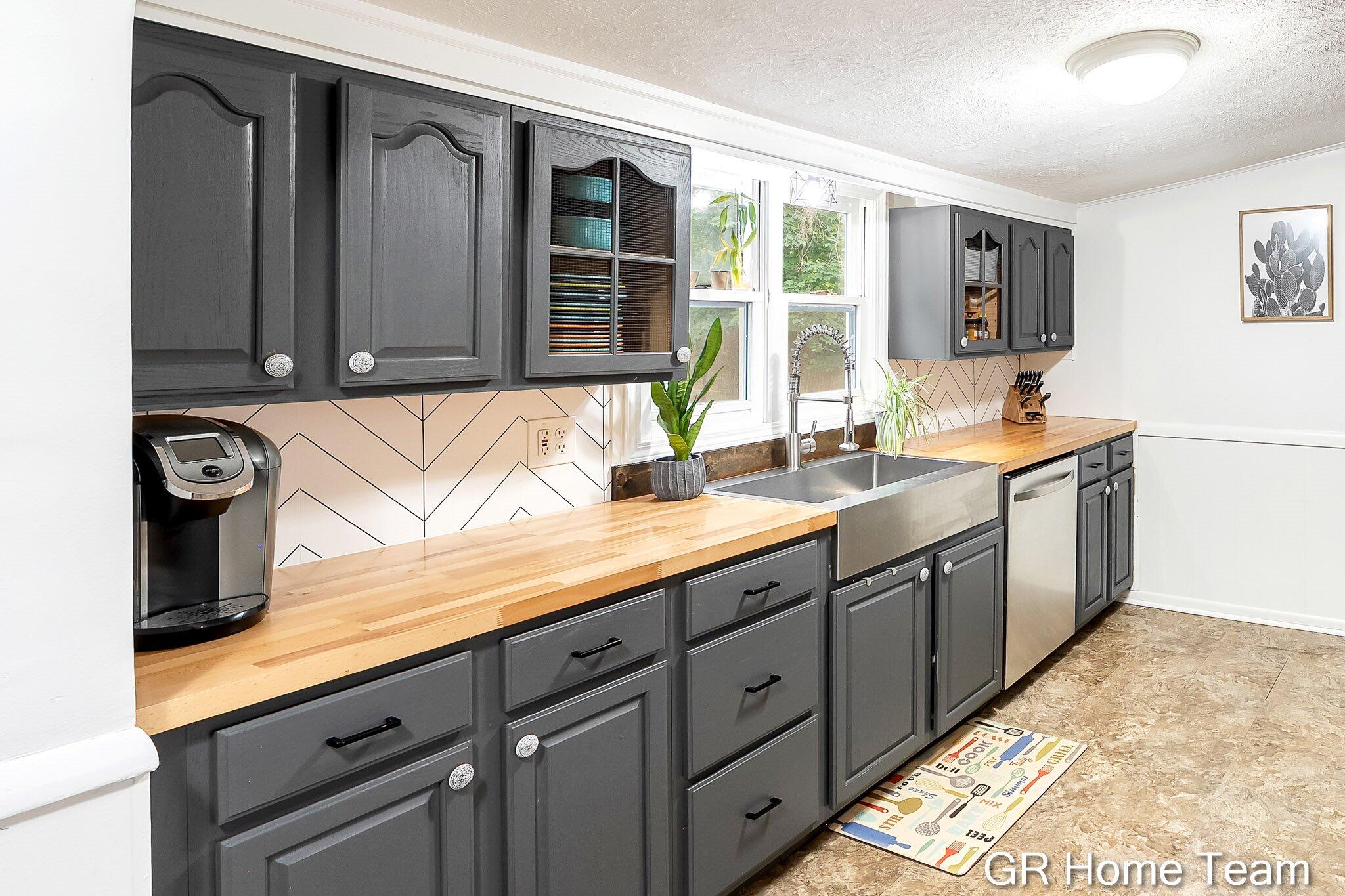 1605 Preston Avenue NW Grand Rapids MI 49504