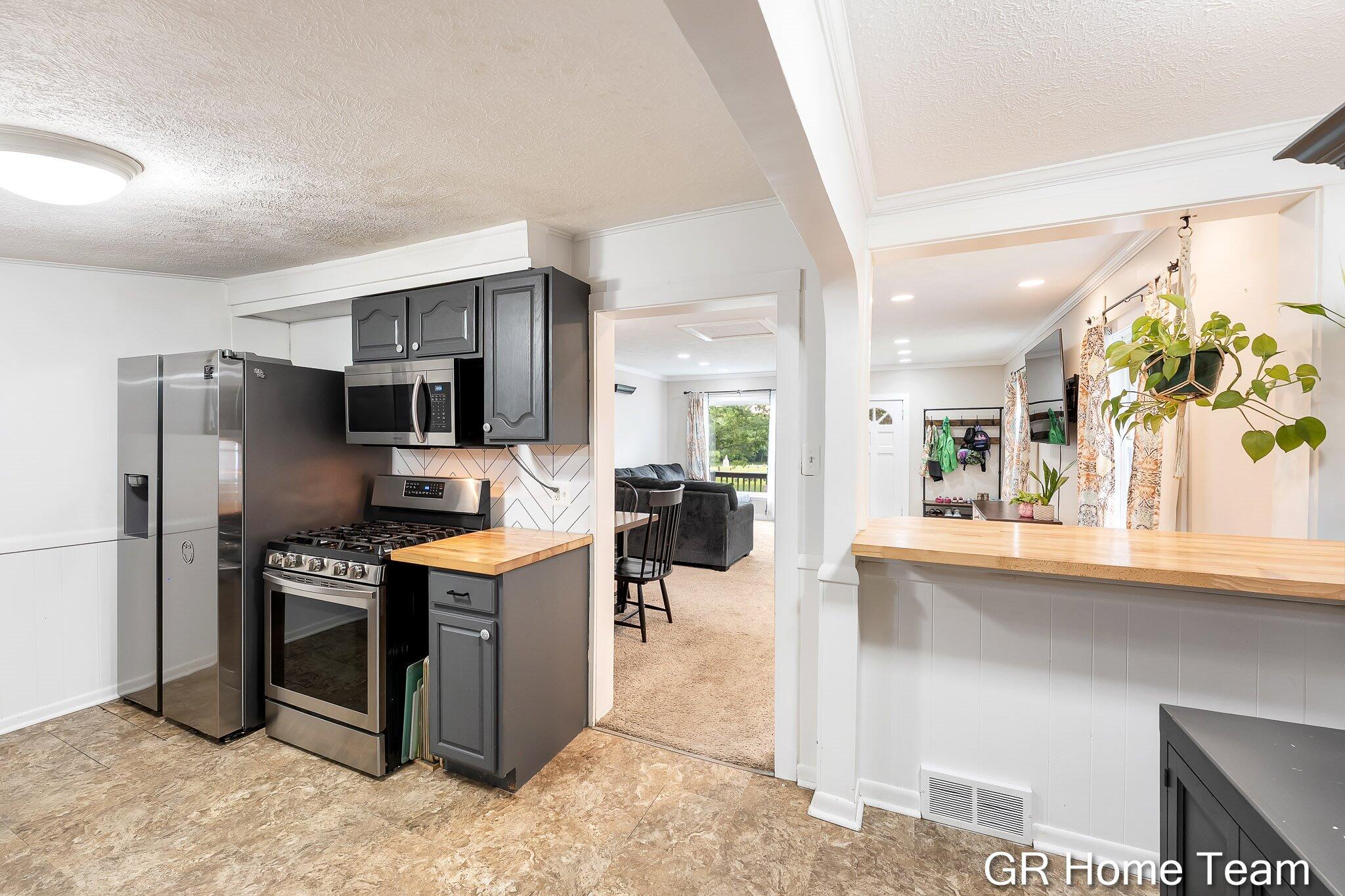 1605 Preston Avenue NW Grand Rapids MI 49504