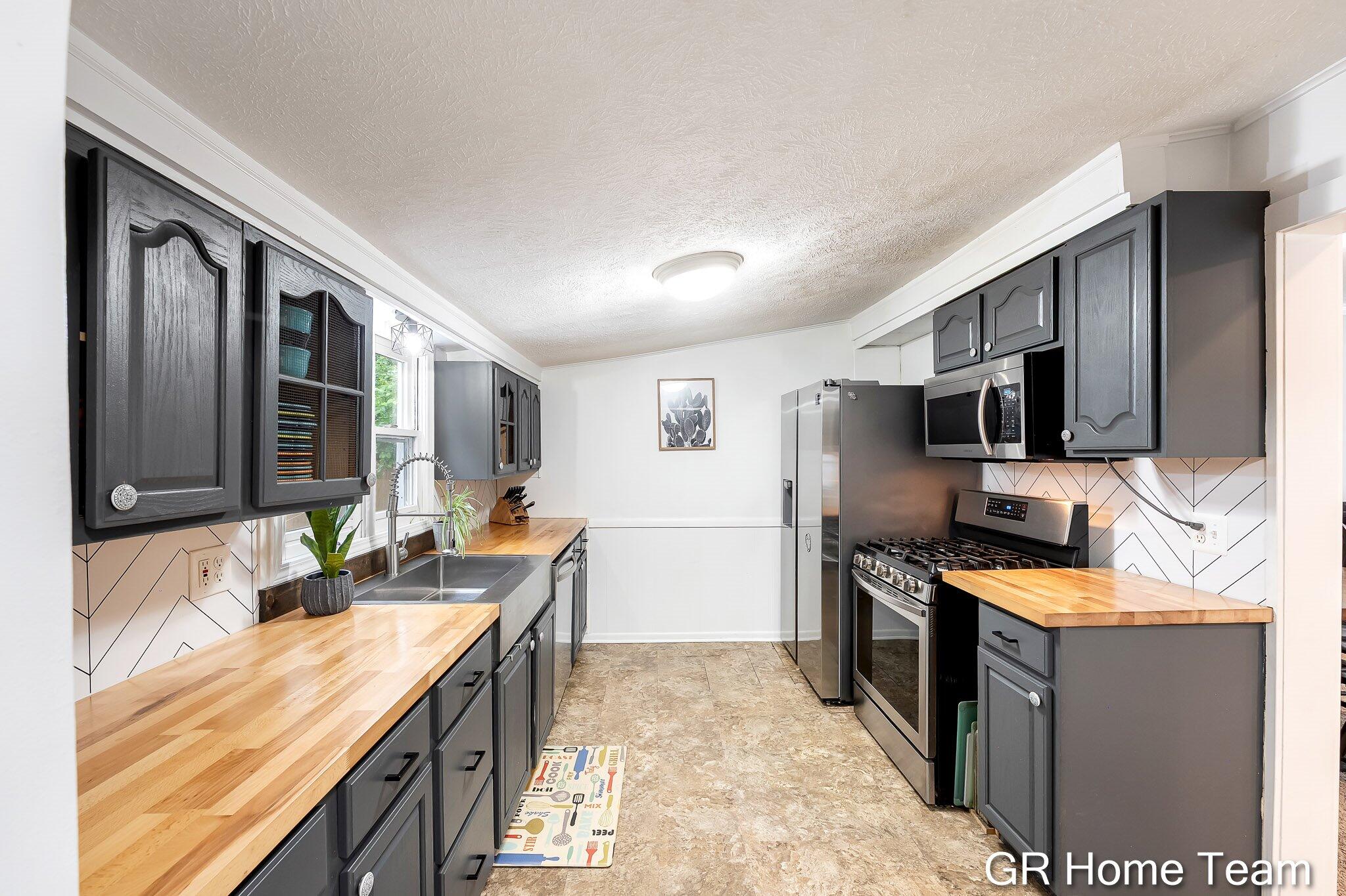 1605 Preston Avenue NW Grand Rapids MI 49504