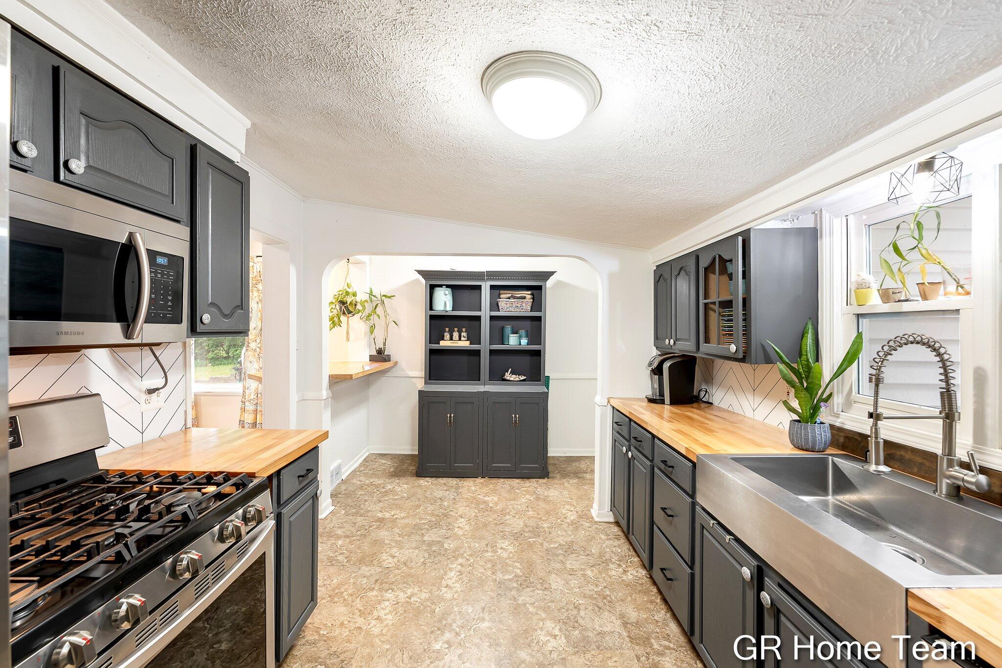 1605 Preston Avenue NW Grand Rapids MI 49504