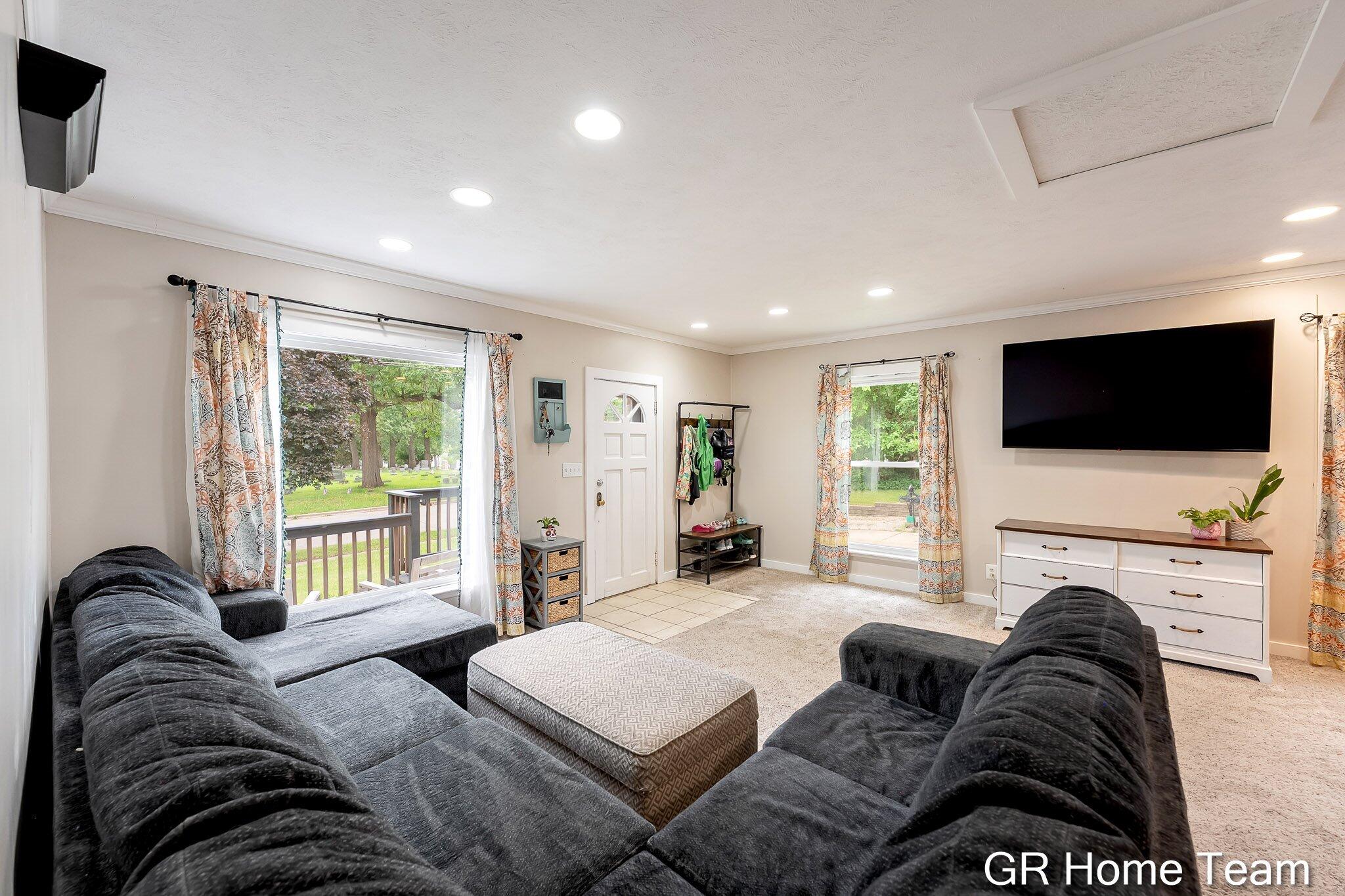 1605 Preston Avenue NW Grand Rapids MI 49504
