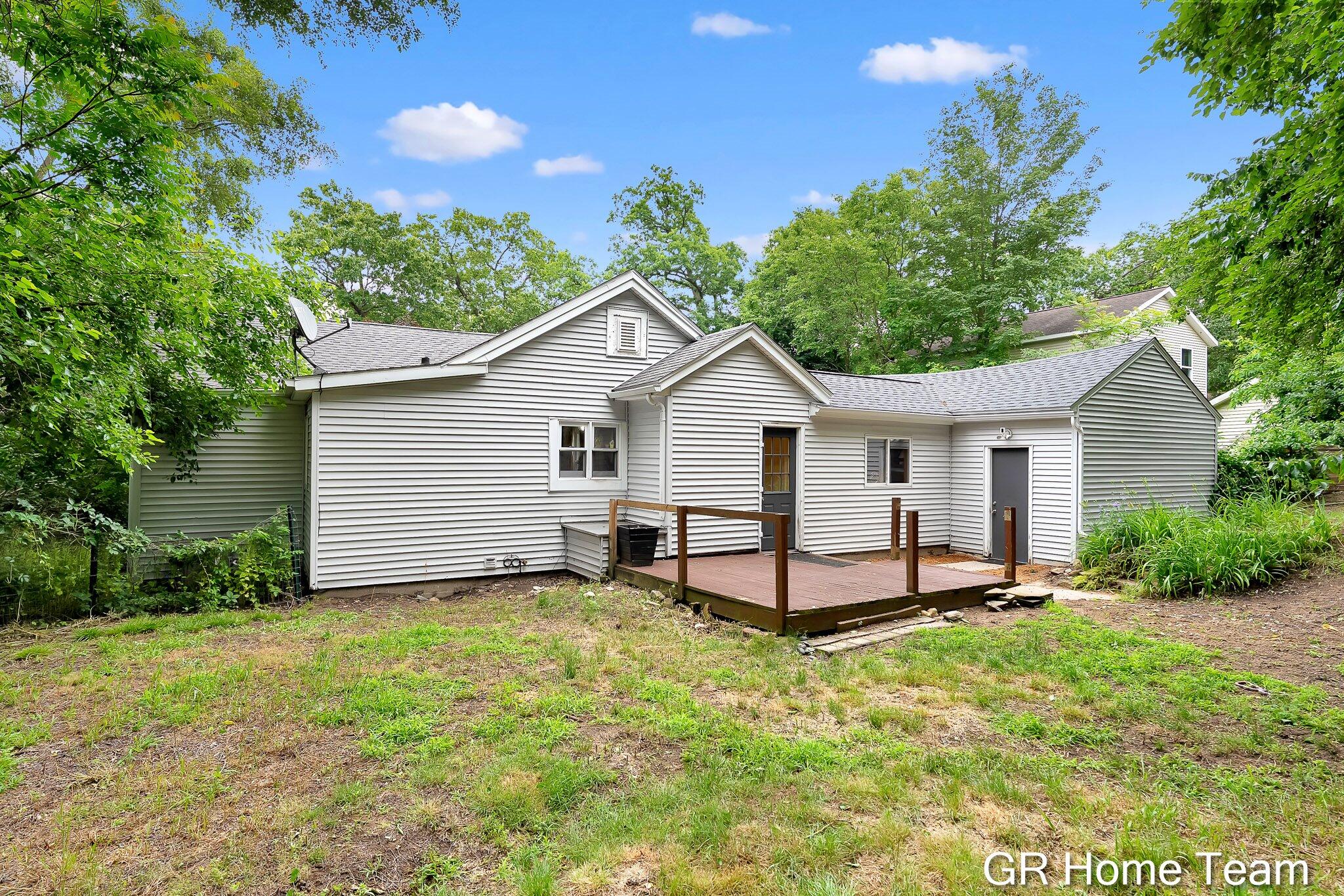 1605 Preston Avenue NW Grand Rapids MI 49504