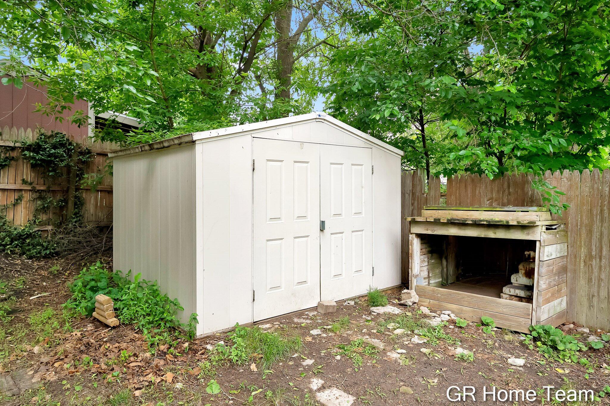 1605 Preston Avenue NW Grand Rapids MI 49504
