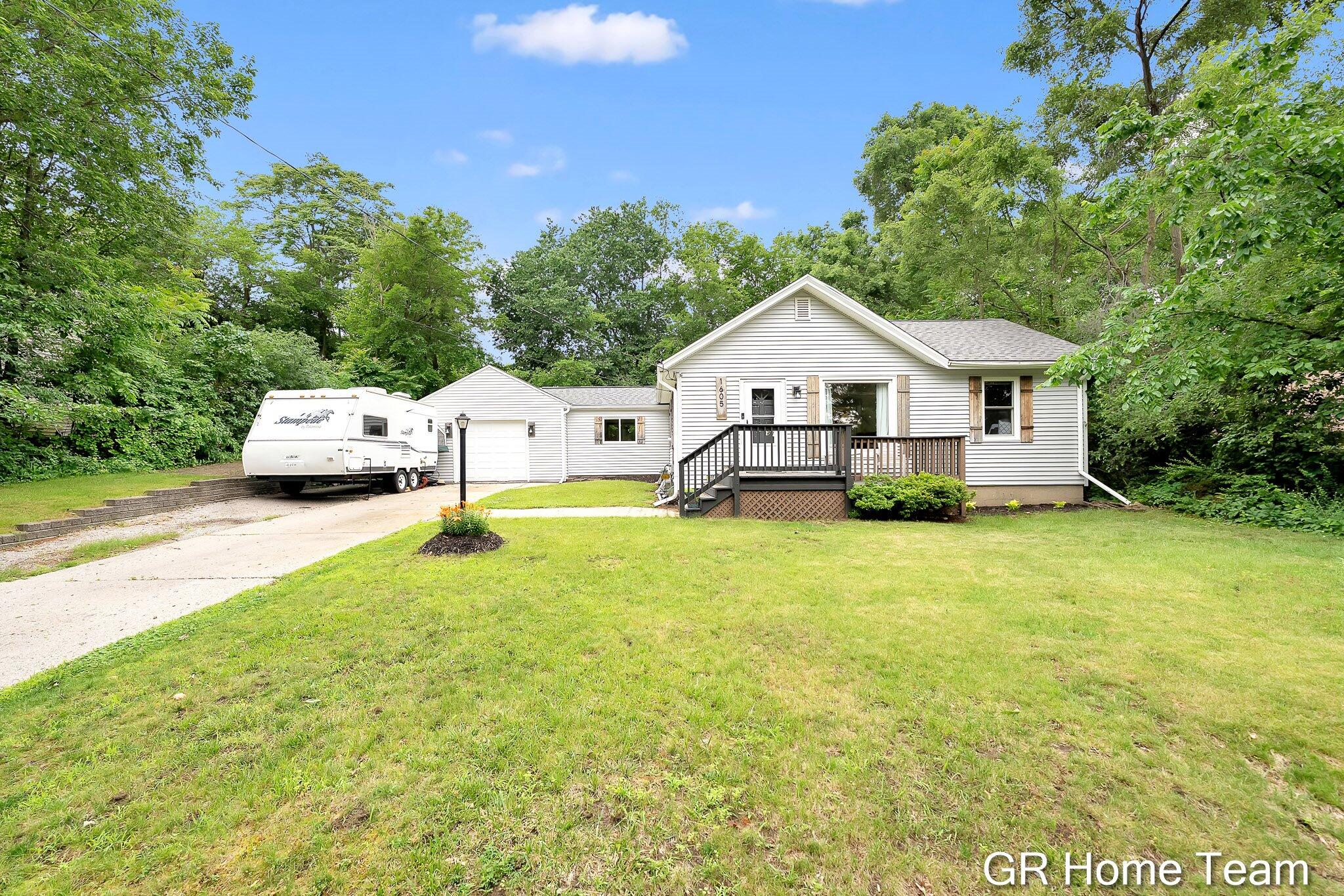 1605 Preston Avenue NW Grand Rapids MI 49504