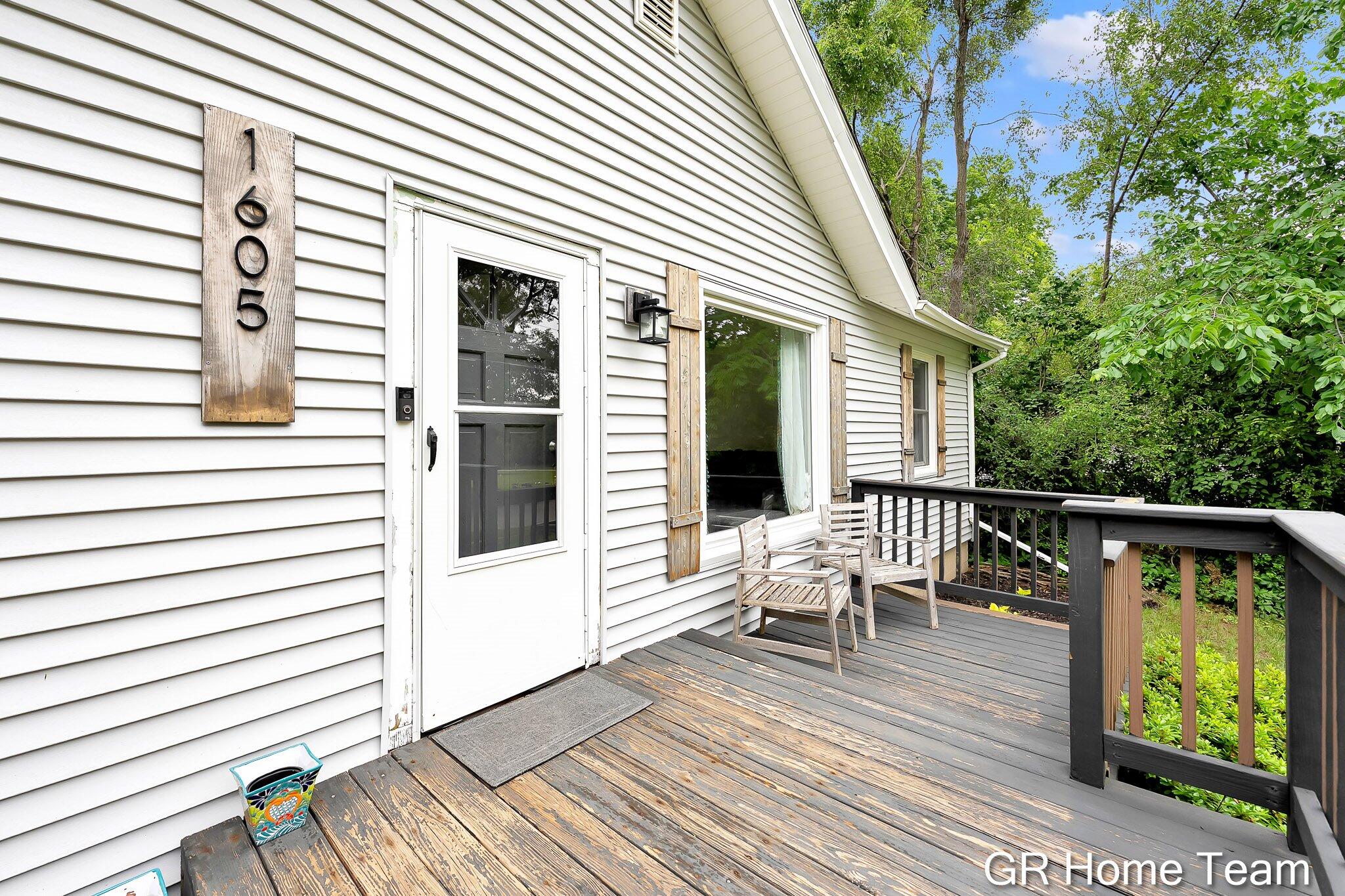 1605 Preston Avenue NW Grand Rapids MI 49504