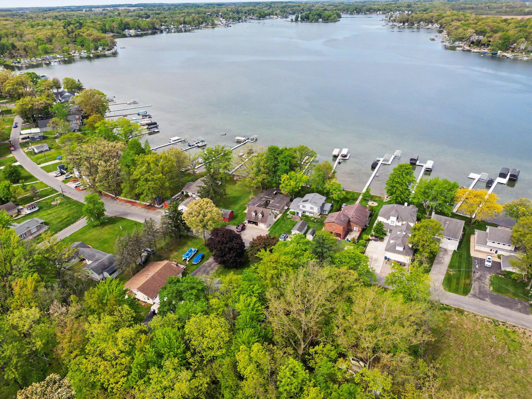 50085 E Lake Shore Drive Dowagiac MI 49047