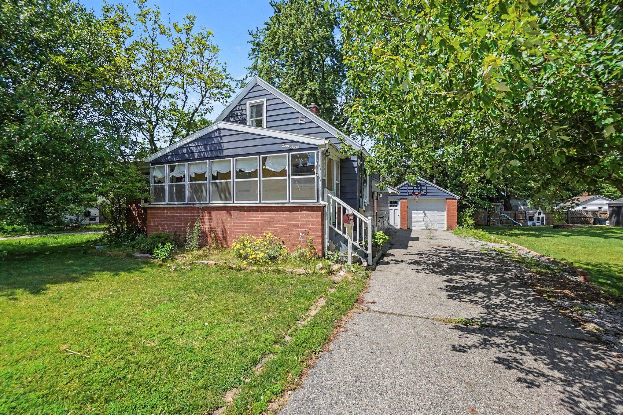 37 W Garfield Avenue Zeeland MI 49464
