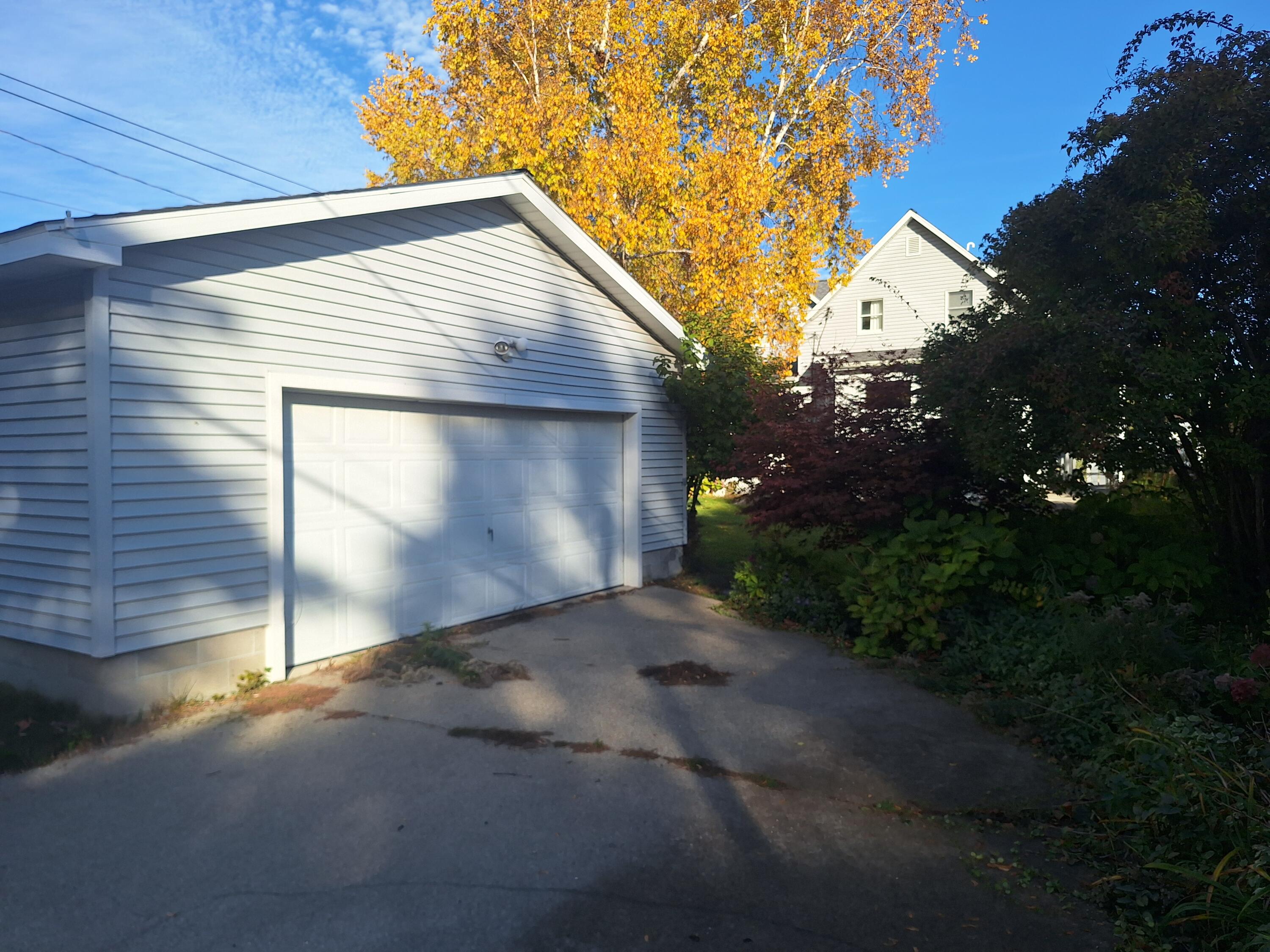 409 N Gaylord Avenue Ludington MI 49431
