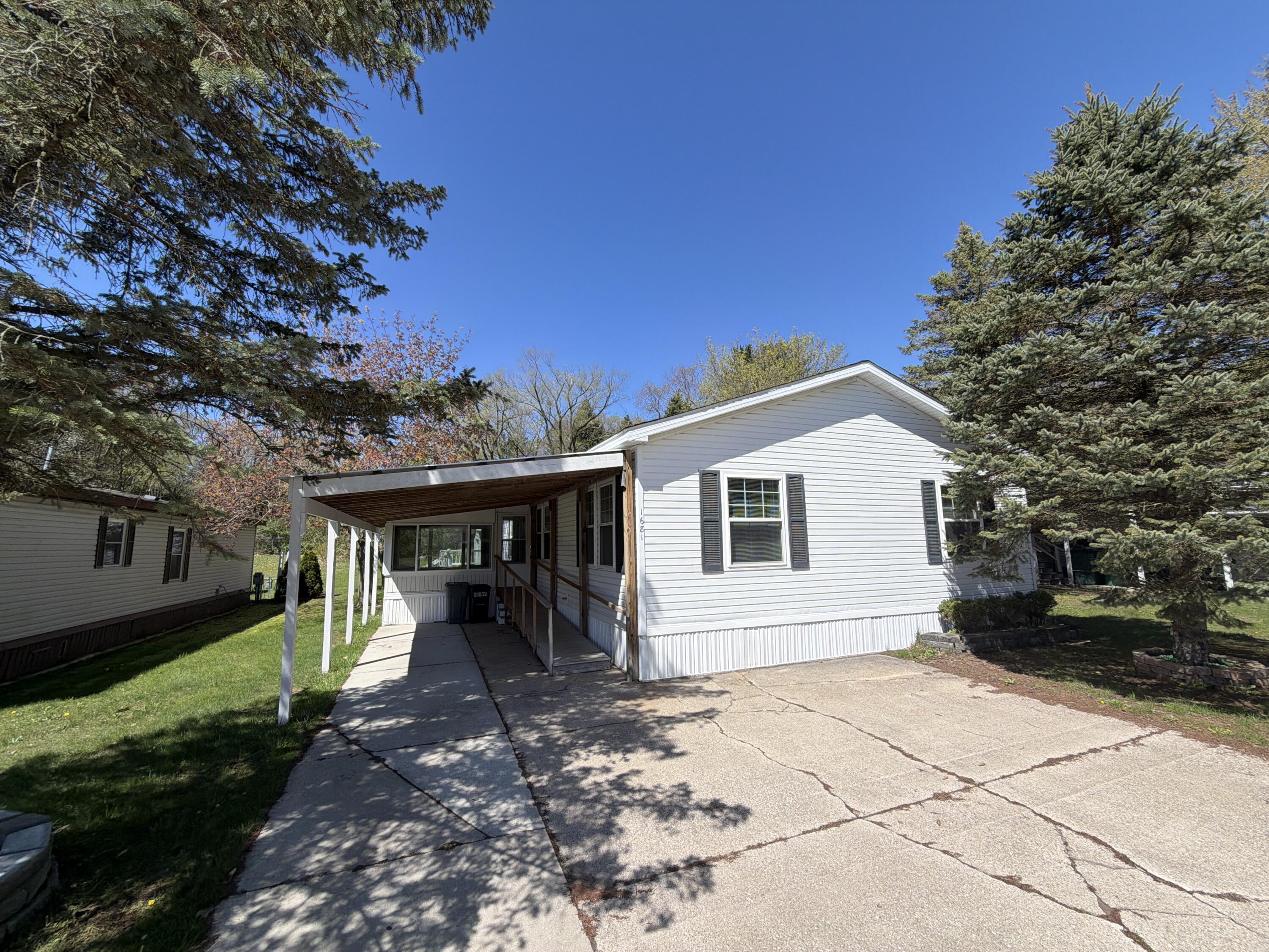 1681 Sycamore Drive Muskegon MI 49445