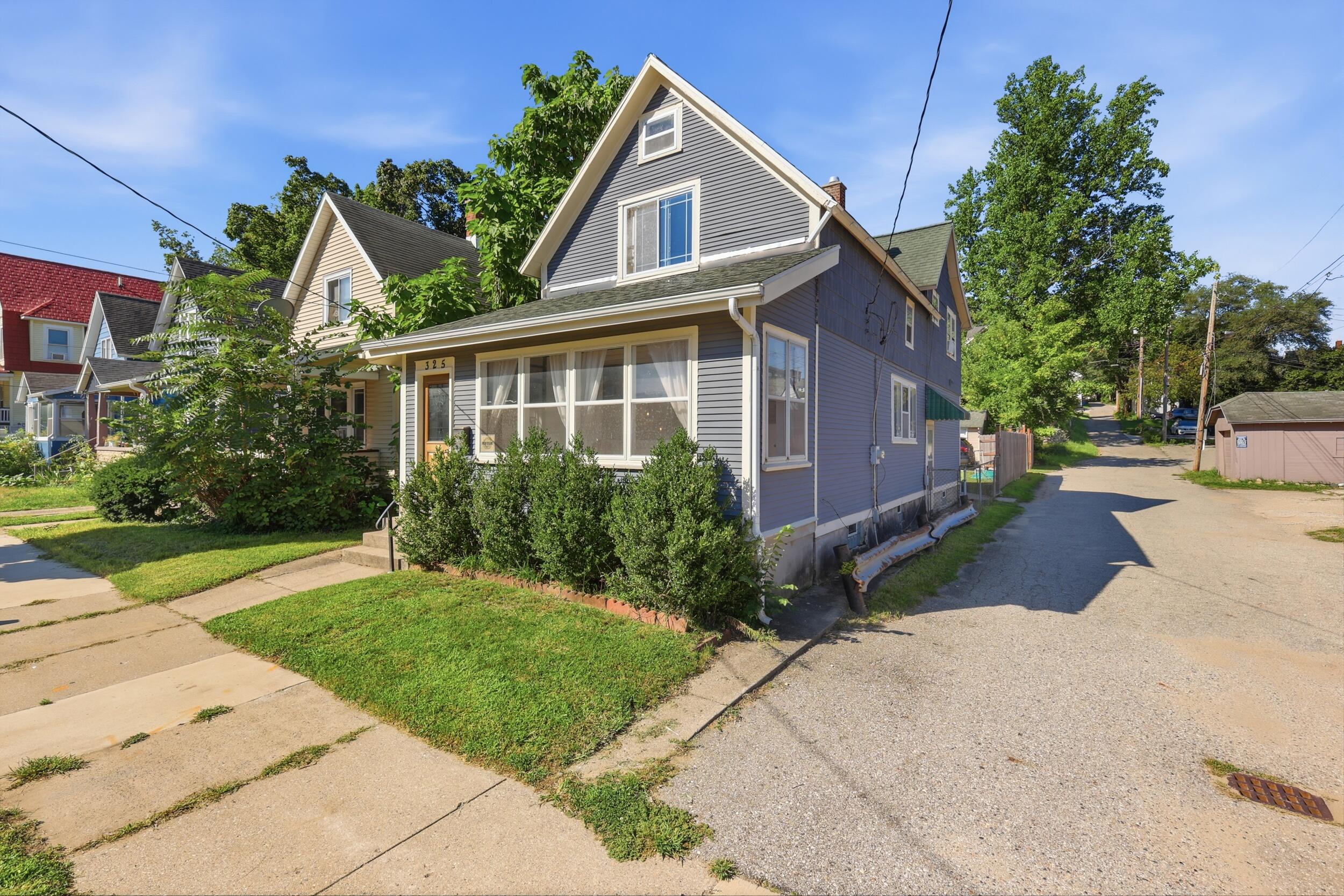 325 Grand Avenue NE Grand Rapids MI 49503