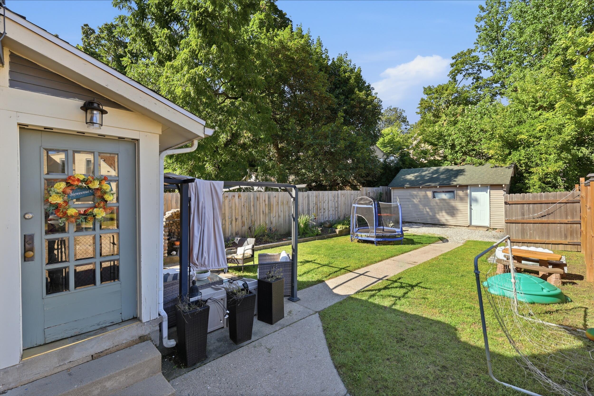 325 Grand Avenue NE Grand Rapids MI 49503