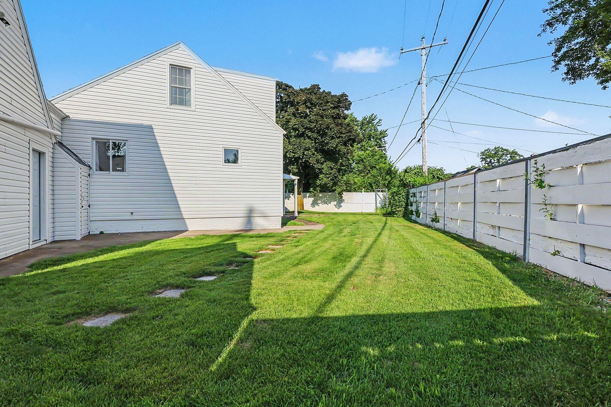 2933 Dawes Road Muskegon MI 49441