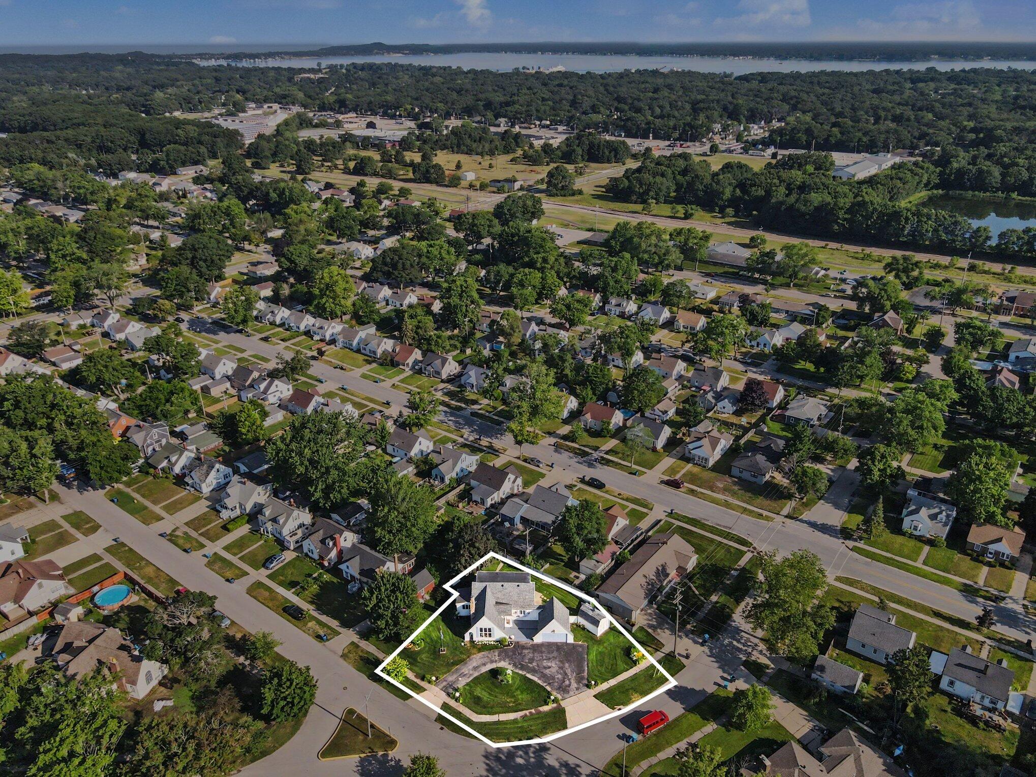 2933 Dawes Road Muskegon MI 49441
