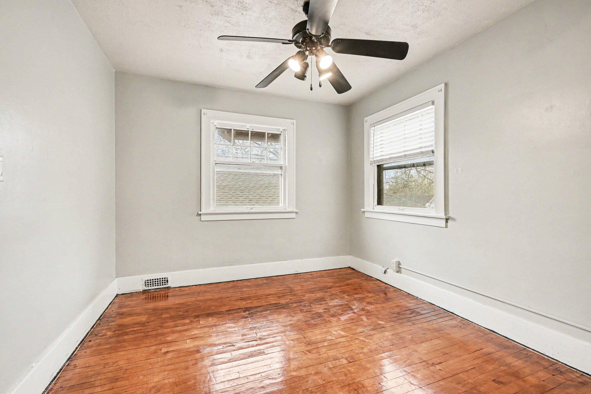 915 Walwood Place Kalamazoo MI 49007