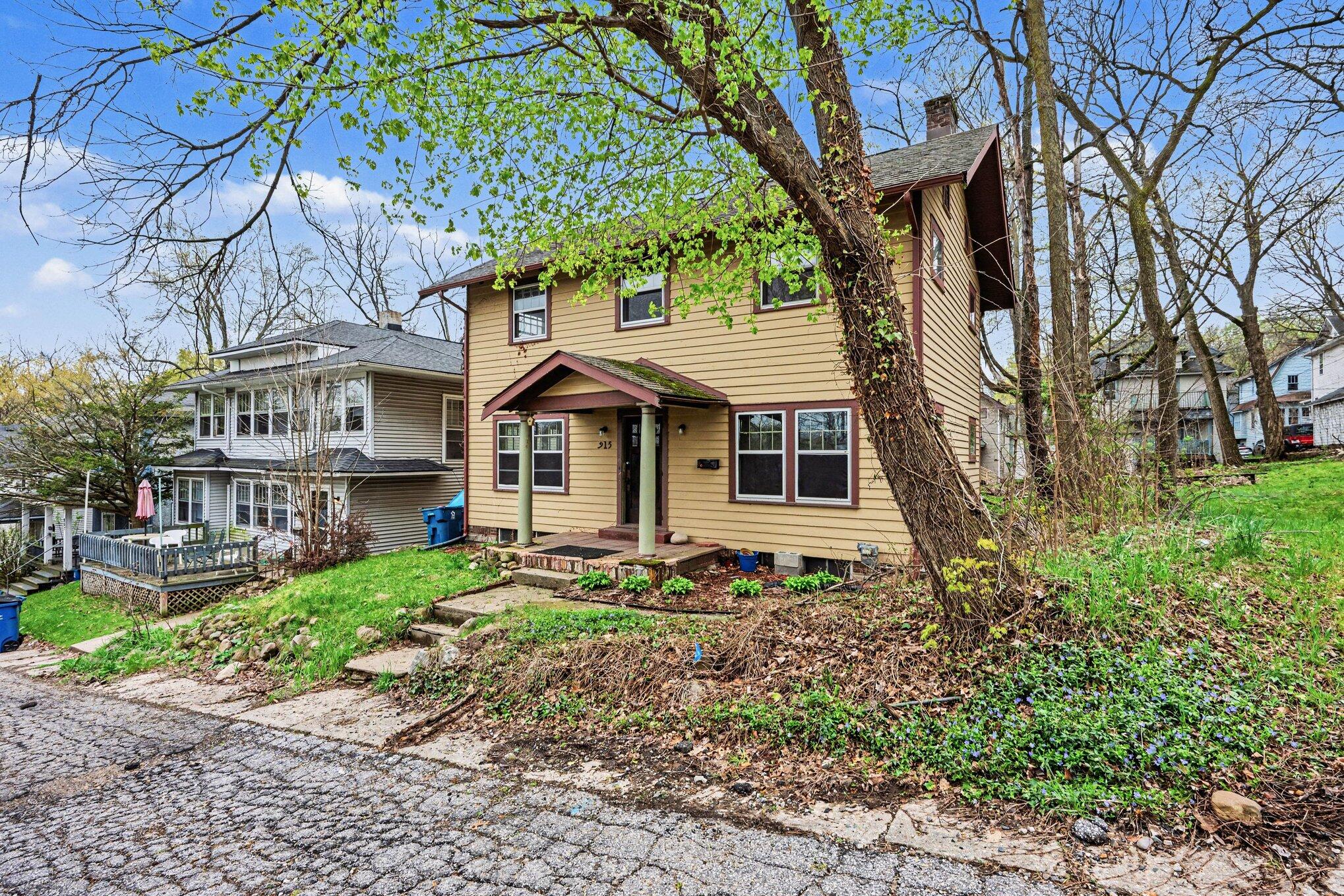 915 Walwood Place Kalamazoo MI 49007