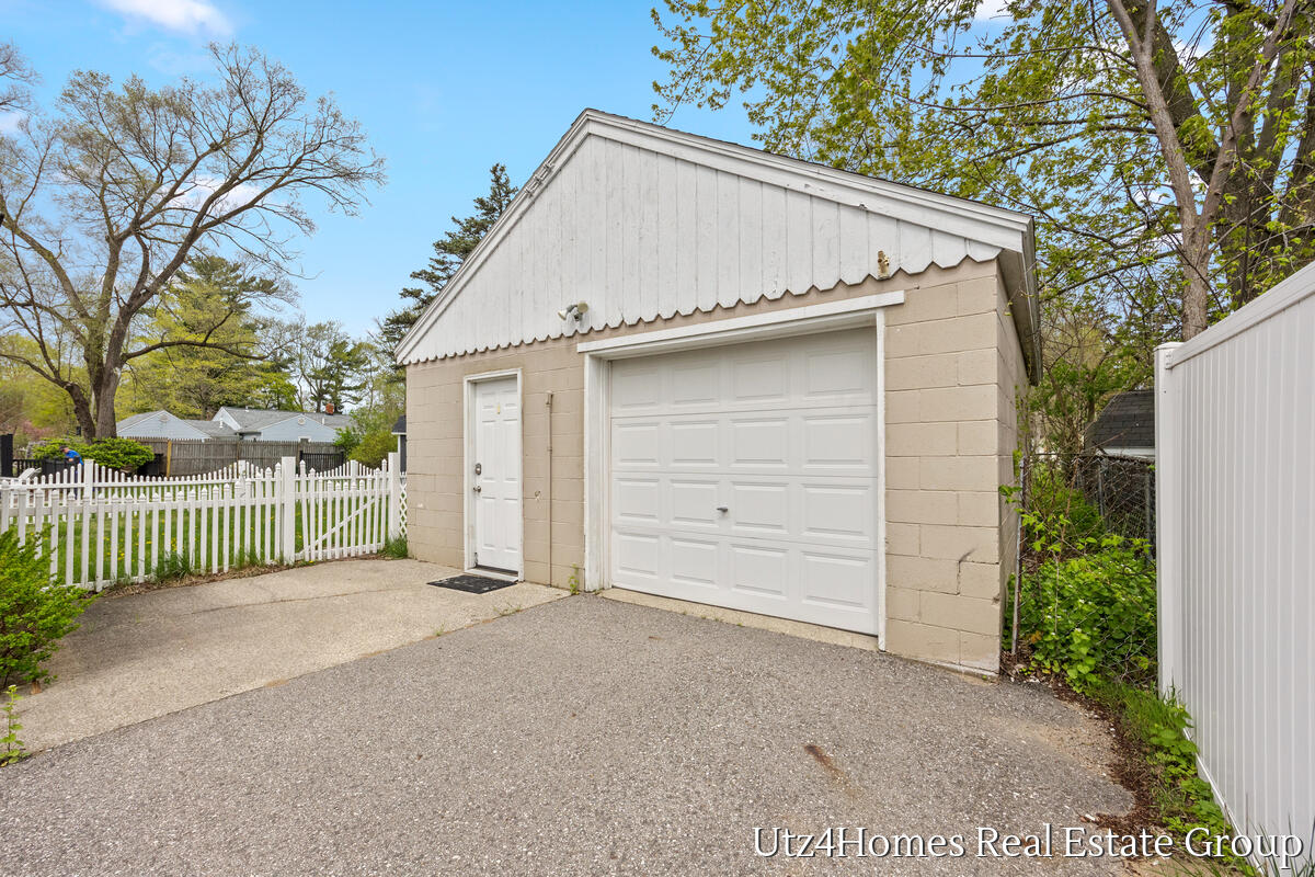 1136 Wilson Court Norton Shores MI 49441